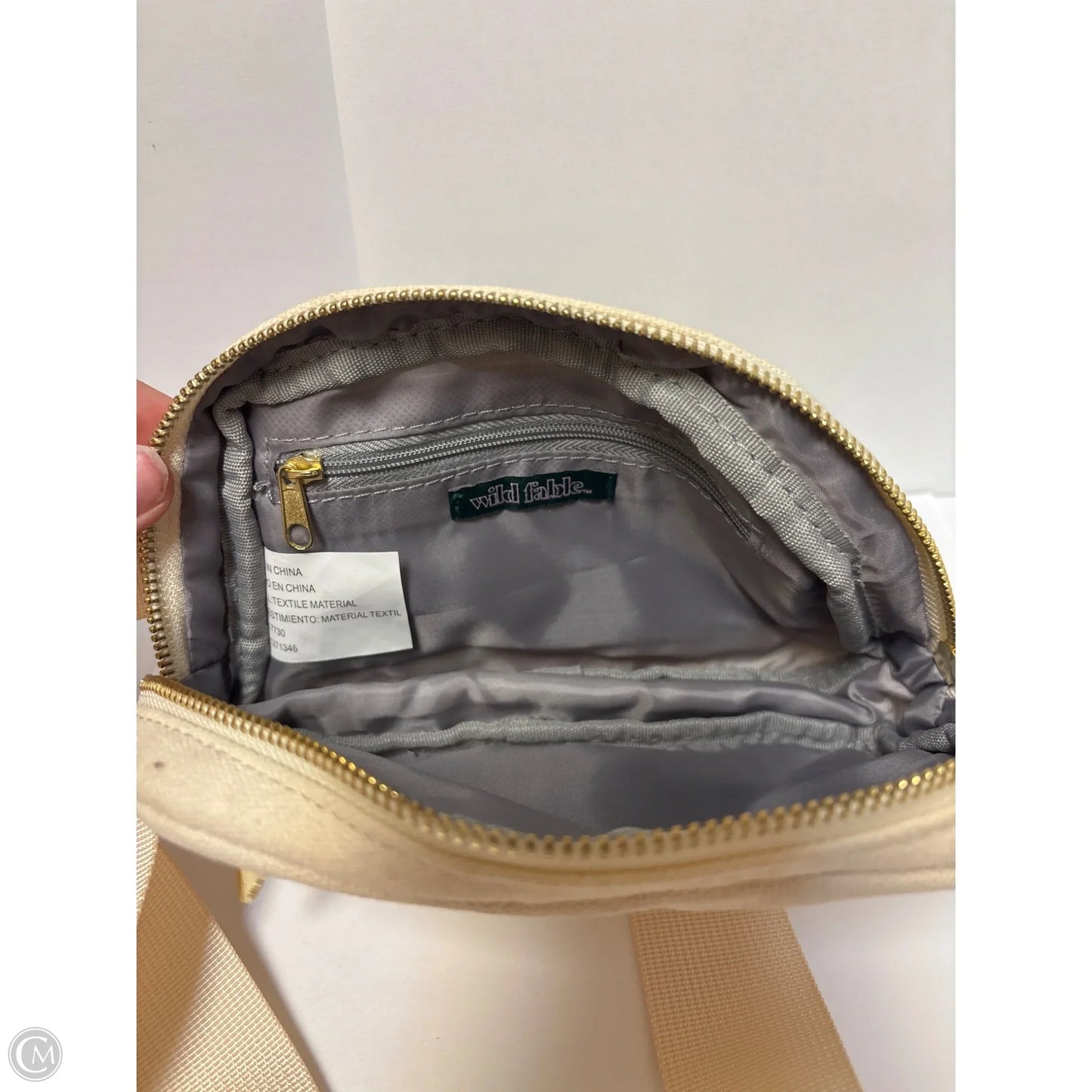 Belt Bag By Wild Fable, Size: Medium