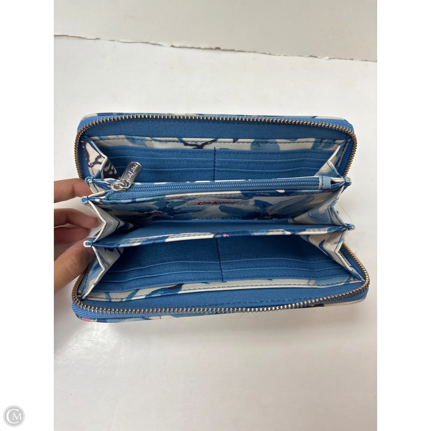Wallet By Clothes Mentor, Size: Large