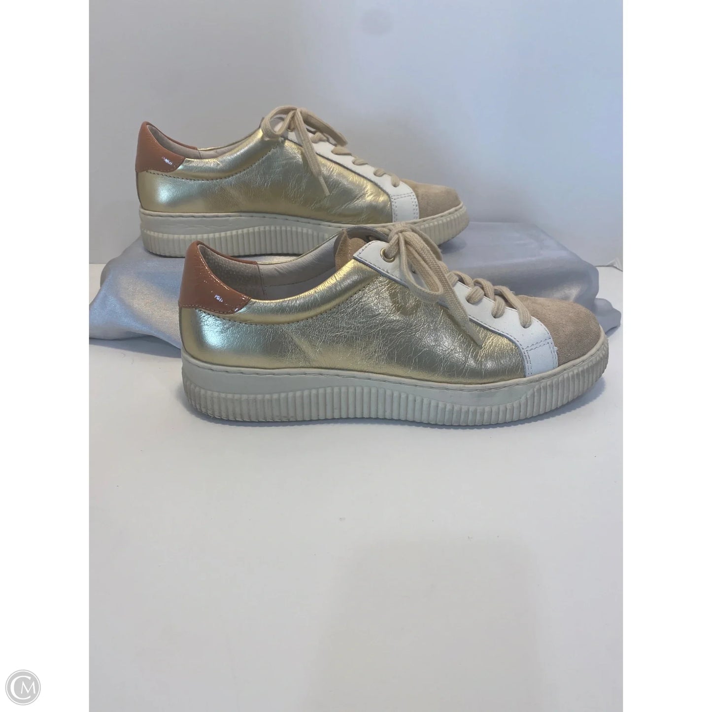 Shoes Sneakers By Sofft In Gold, Size: 10