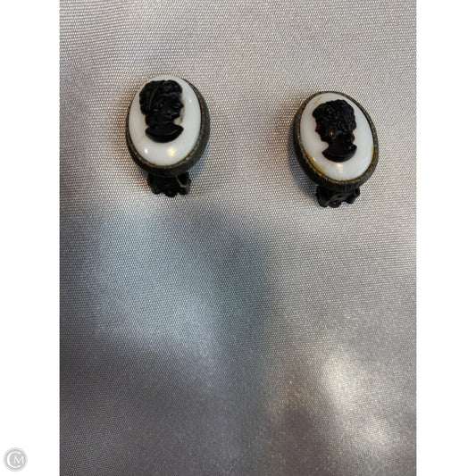 Earrings Clip By Cmf