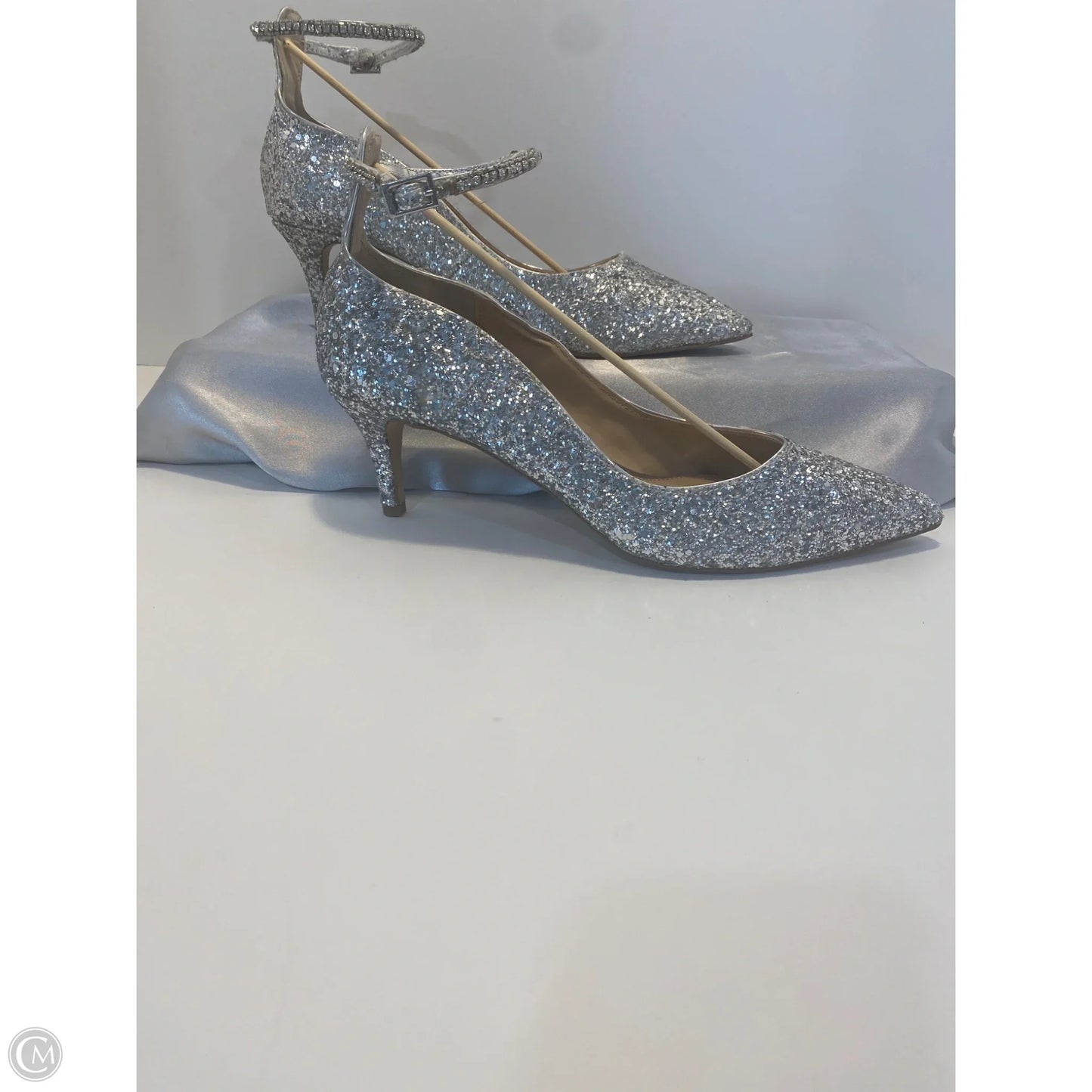 Shoes Heels Kitten By Badgley Mischka In Silver, Size: 8