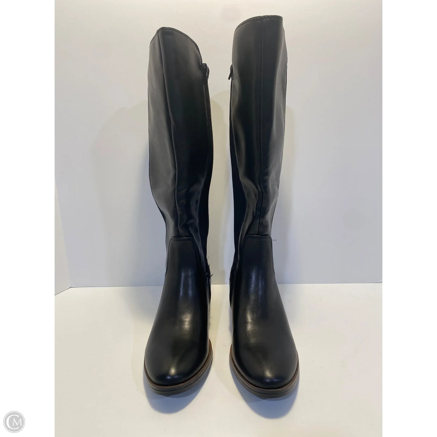 Boots Knee Flats By Bare Traps In Black, Size: 7