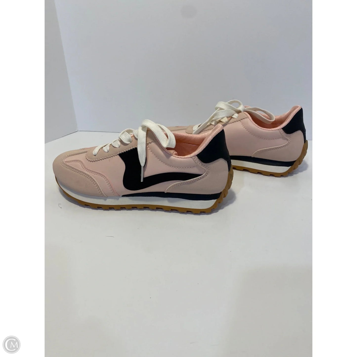 Shoes Athletic By Yoki In Pink, Size: 8