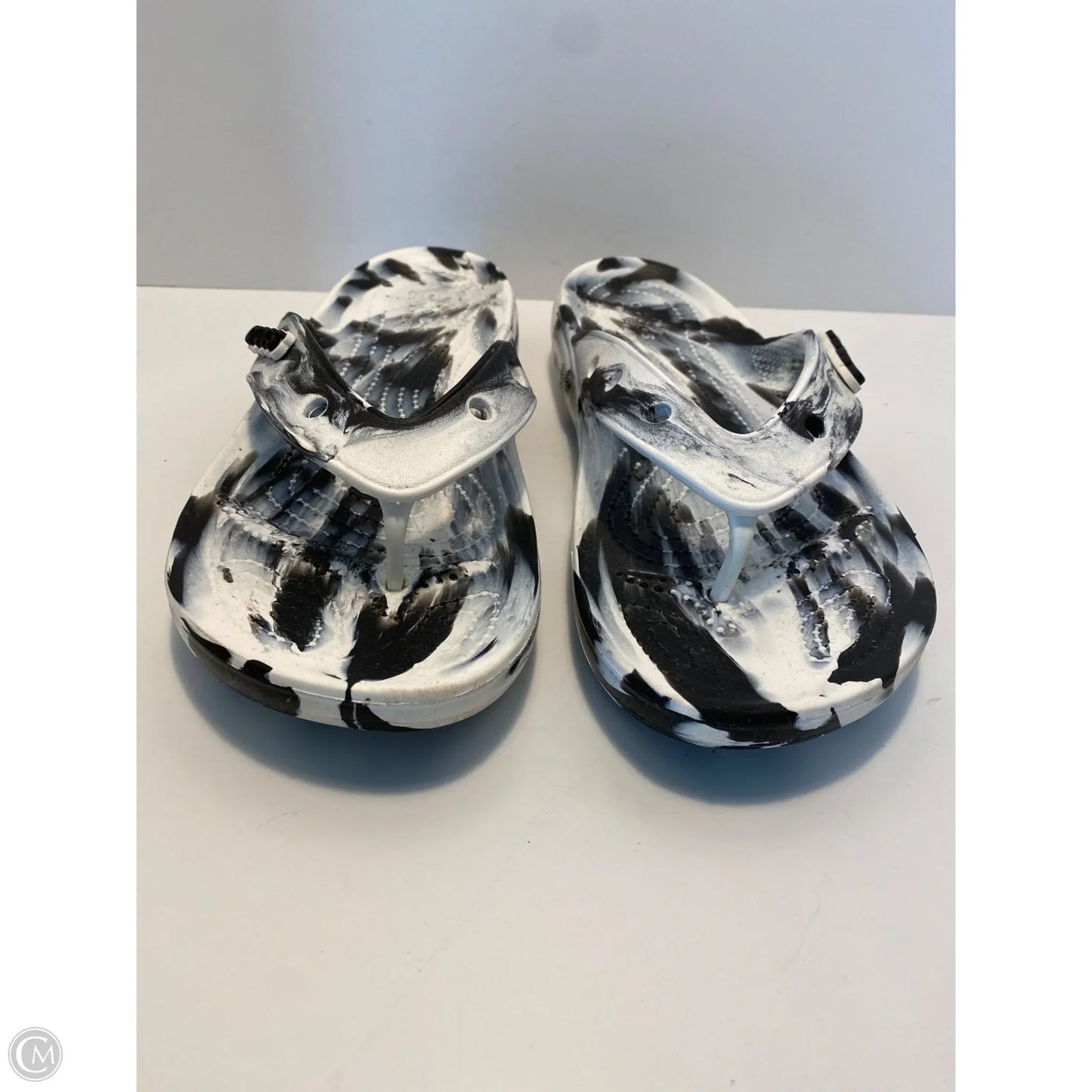 Sandals Flip Flops By Crocs In Black & White, Size: 11