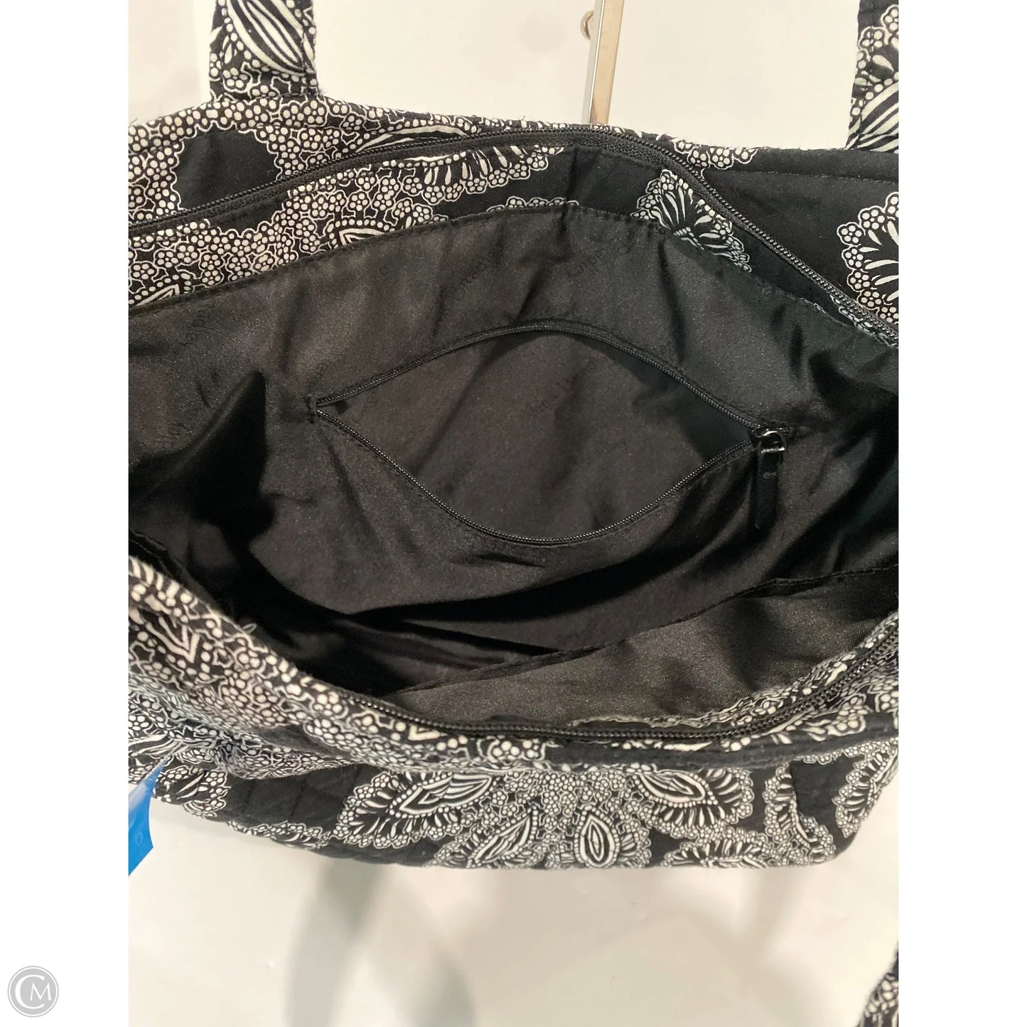 Handbag By Vera Bradley, Size: Large