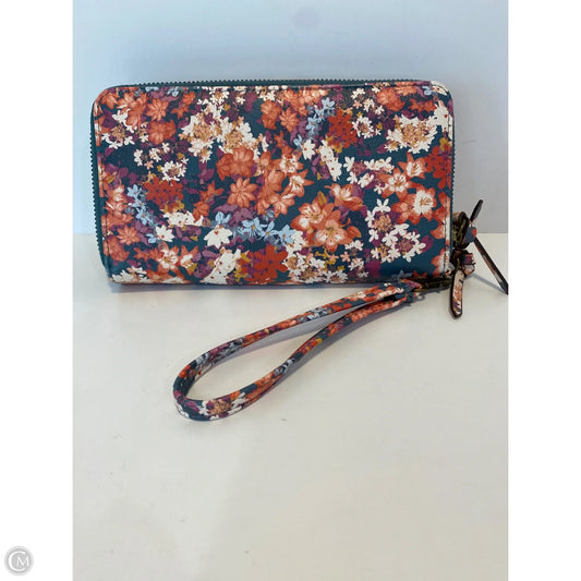 Wristlet By Clothes Mentor, Size: Large
