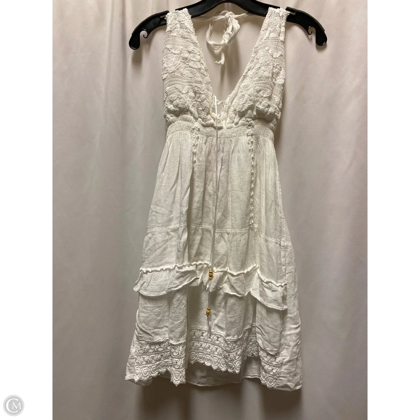 Dress Casual Short By Clothes Mentor In White, Size: L