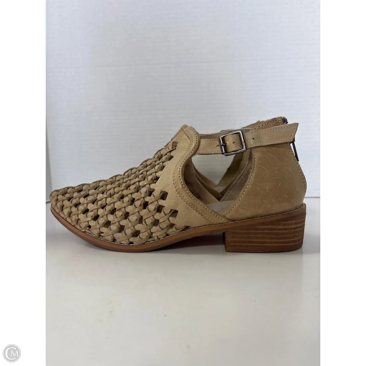 Sandals Flats By Naughty Monkey In Tan, Size: 8