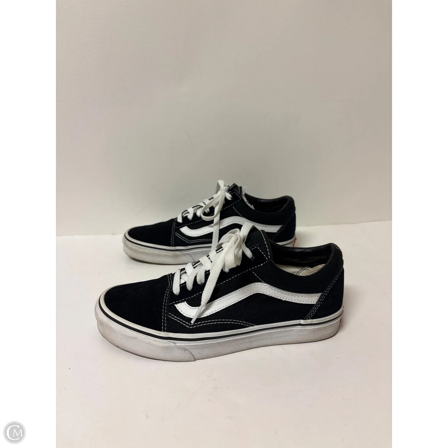 Shoes Sneakers By Vans In Black & White, Size: 7.5