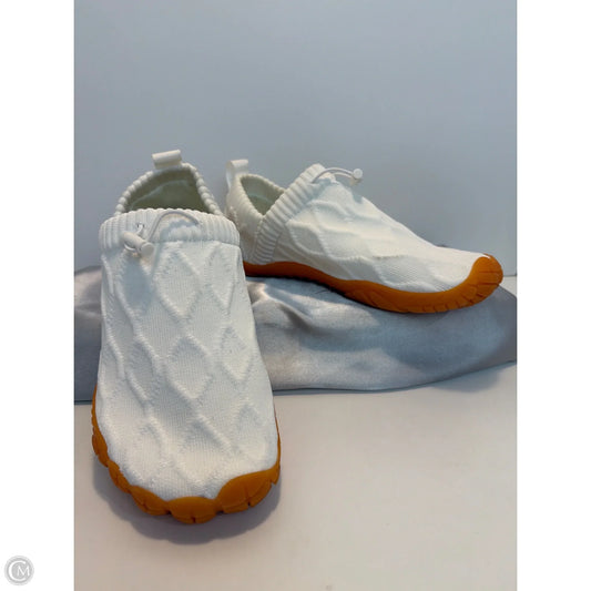 Shoes Flats By Clothes Mentor In White, Size: 8.5