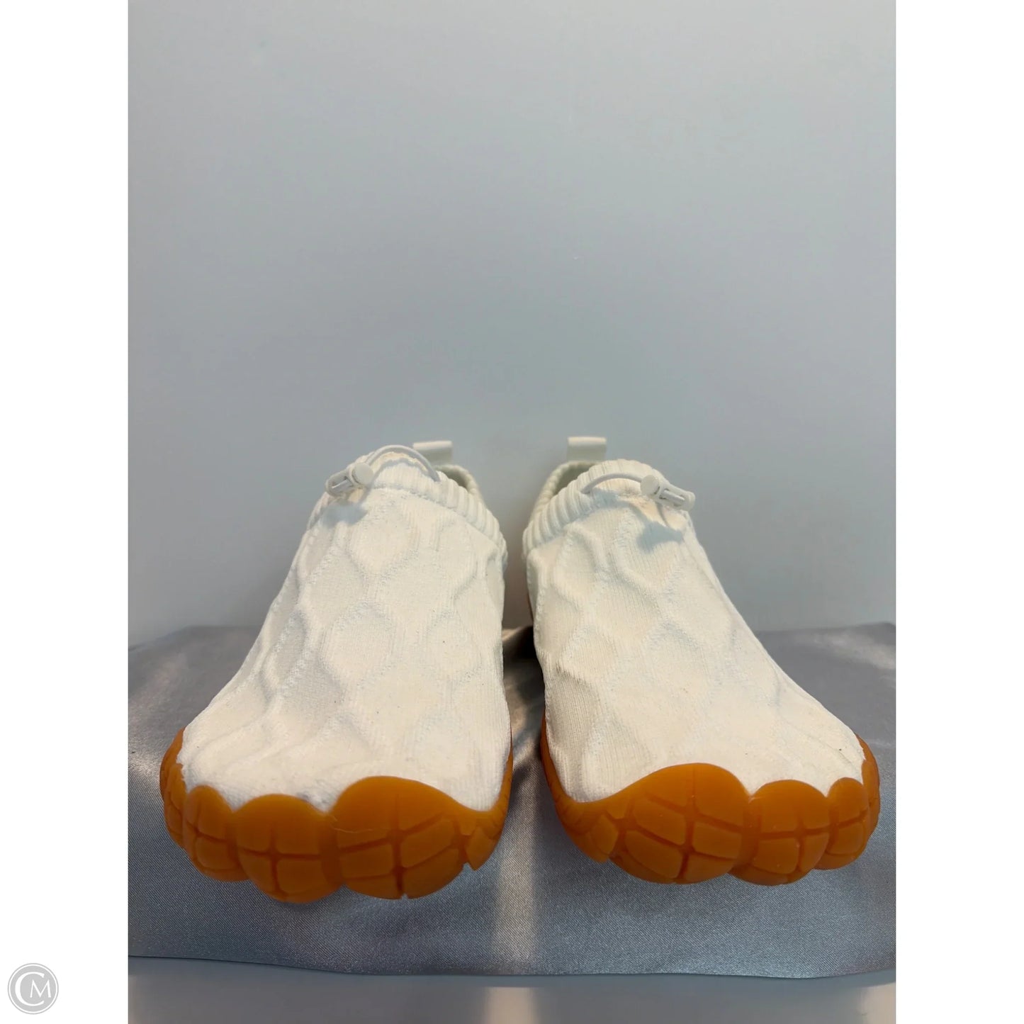 Shoes Flats By Clothes Mentor In White, Size: 8.5