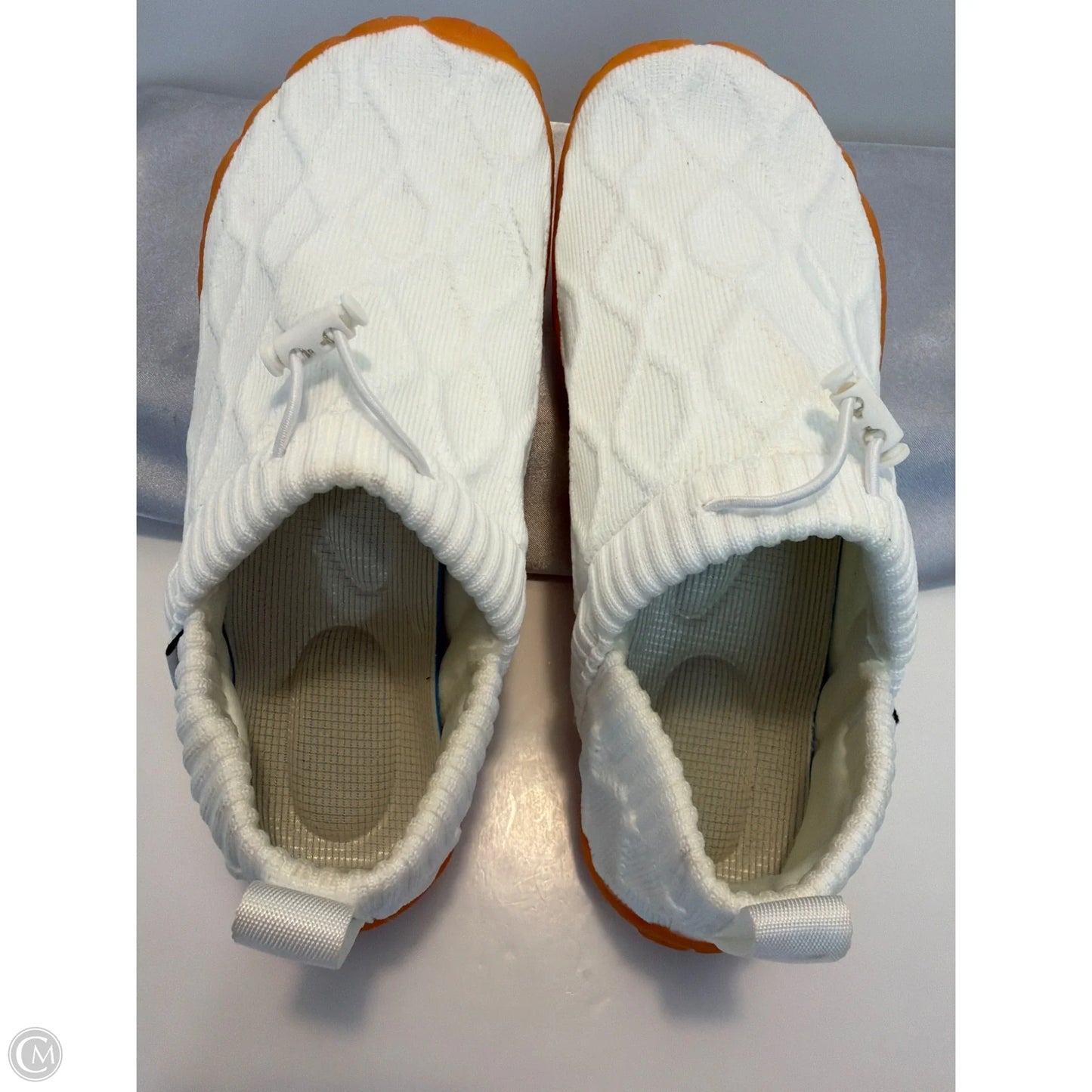 Shoes Flats By Clothes Mentor In White, Size: 8.5