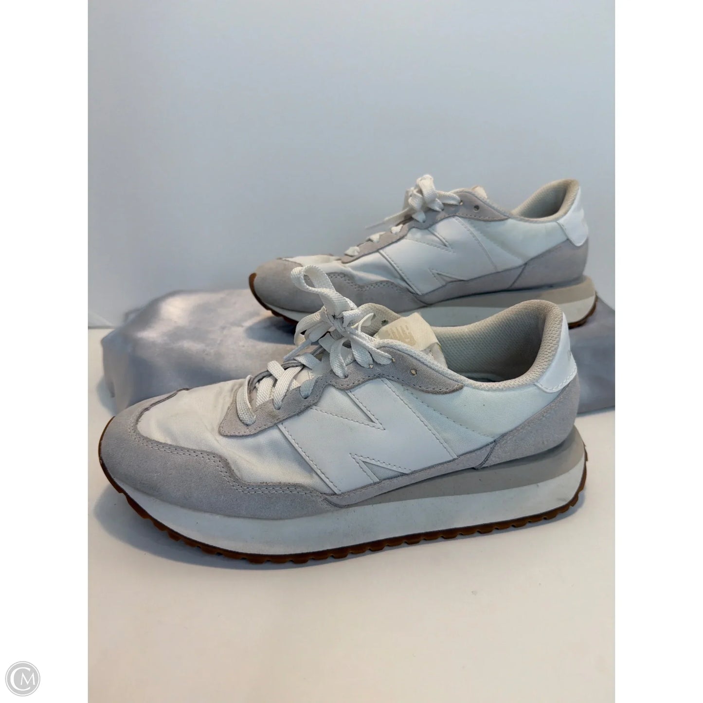 Shoes Athletic By New Balance In White, Size: 9