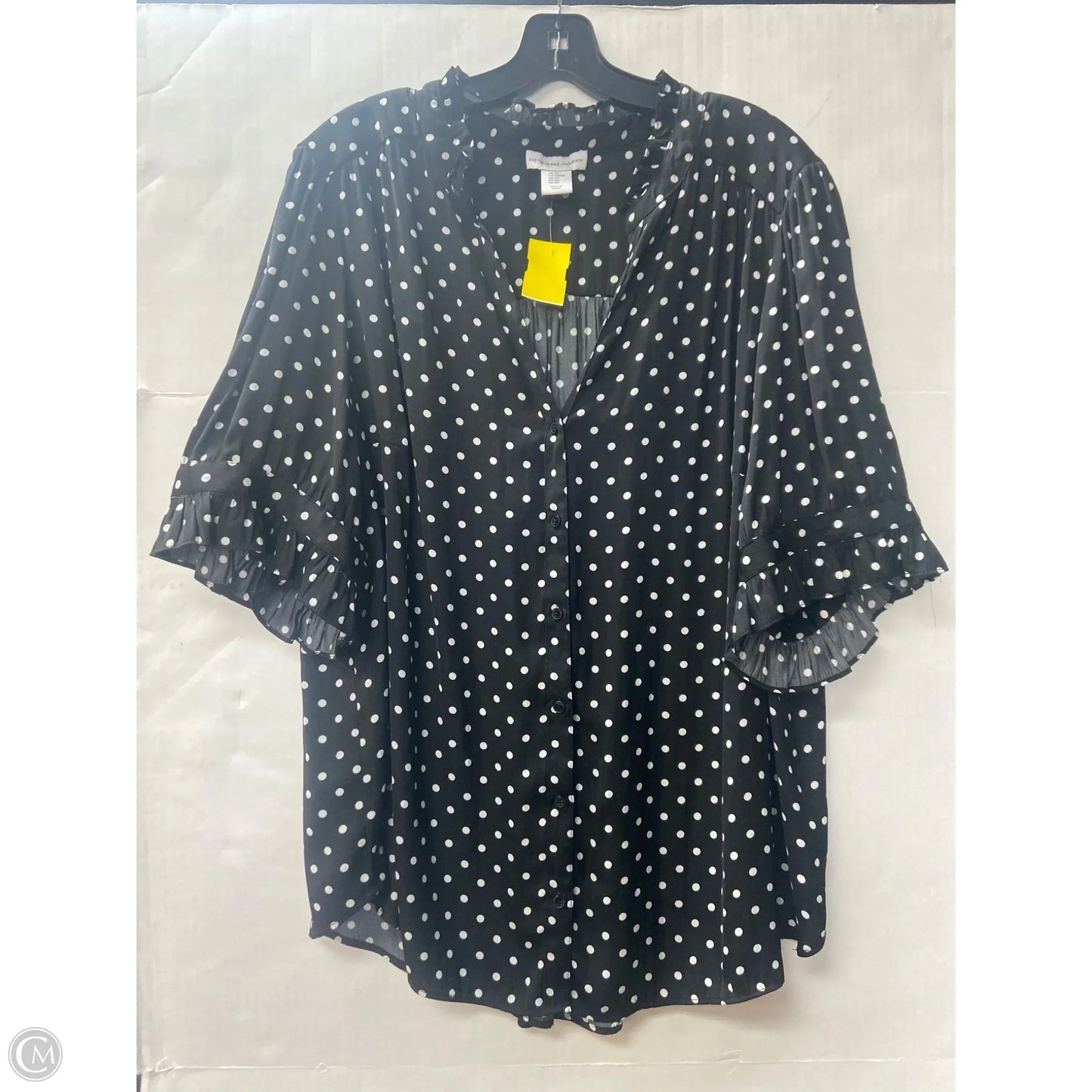 Top Short Sleeve By Cupcakes And Cashmere In Black & White, Size: 3x