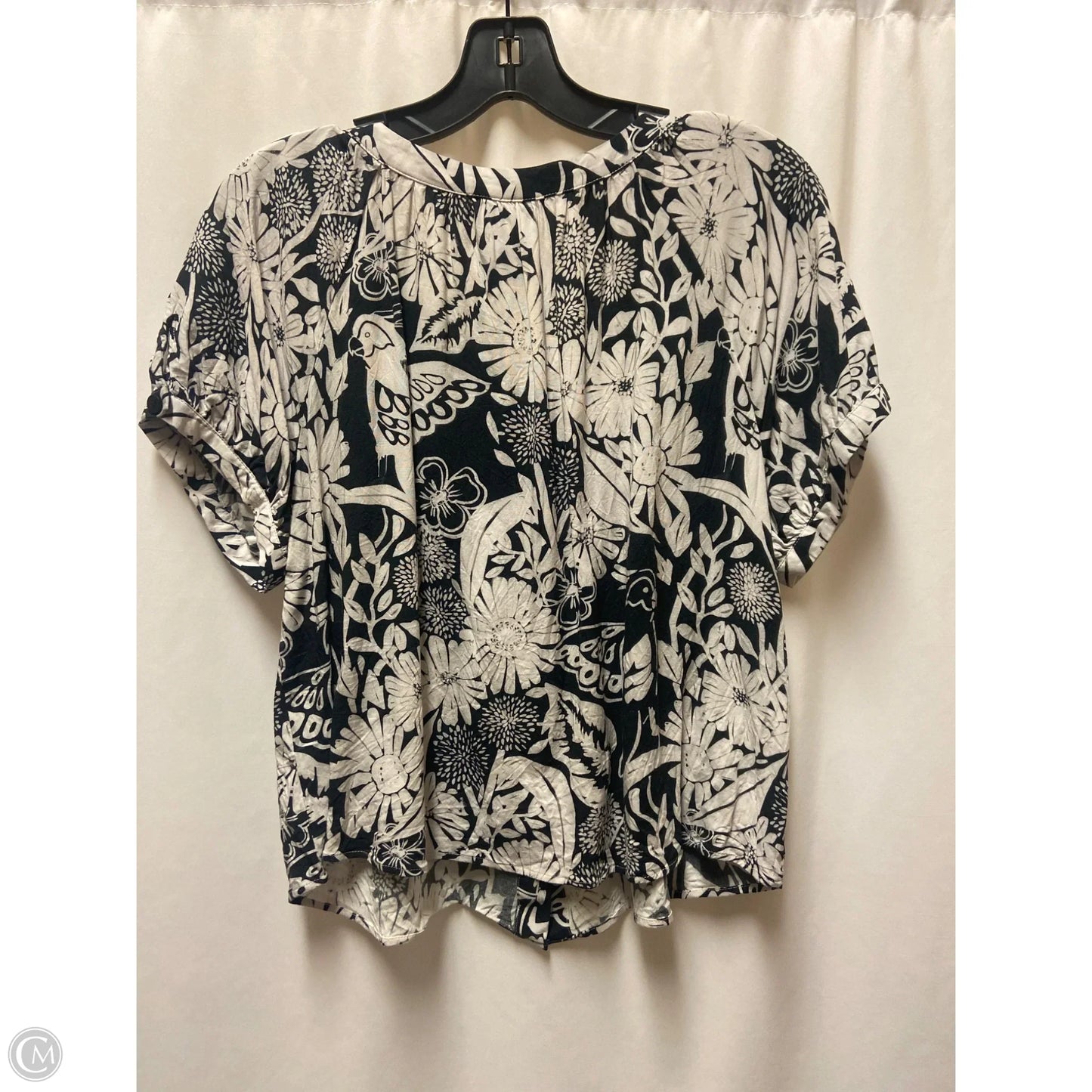 Top Short Sleeve By Cabi In Black & White, Size: M