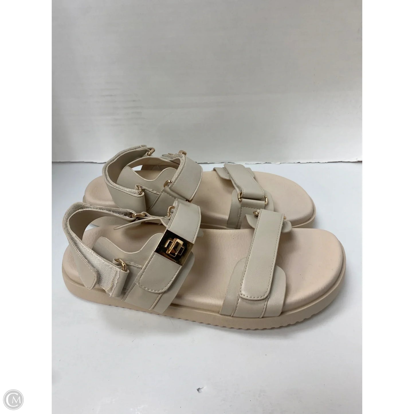 Sandals Flats By Clothes Mentor In Cream, Size: 9