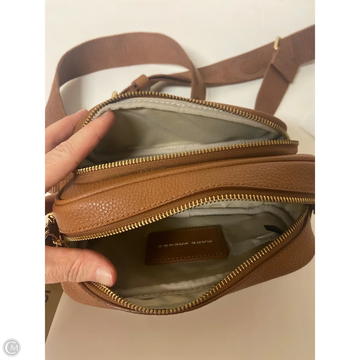 Crossbody Luxury Designer By Marc Jacobs, Size: Medium