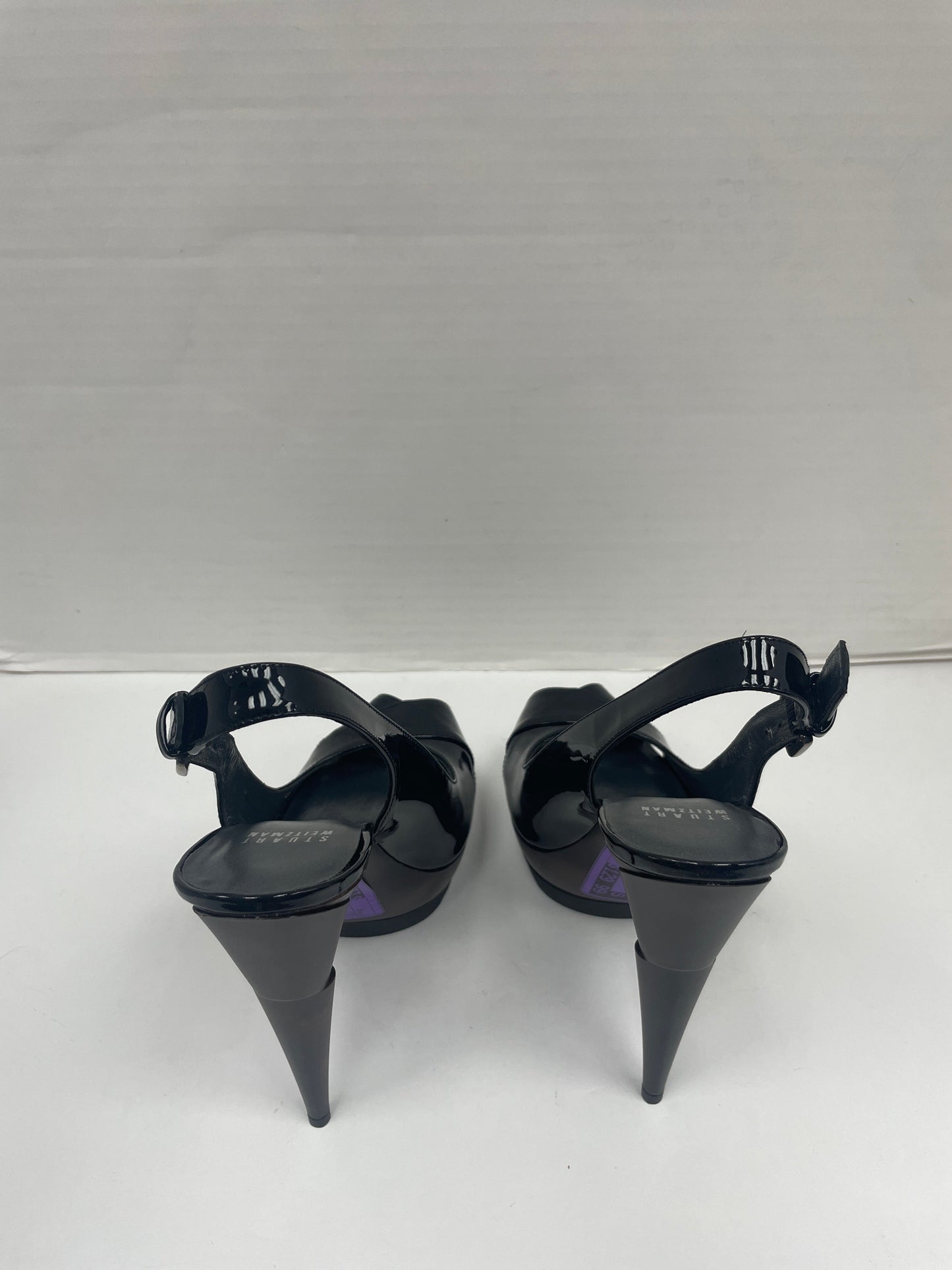 Shoes Designer By Stuart Weitzman  Size: 6