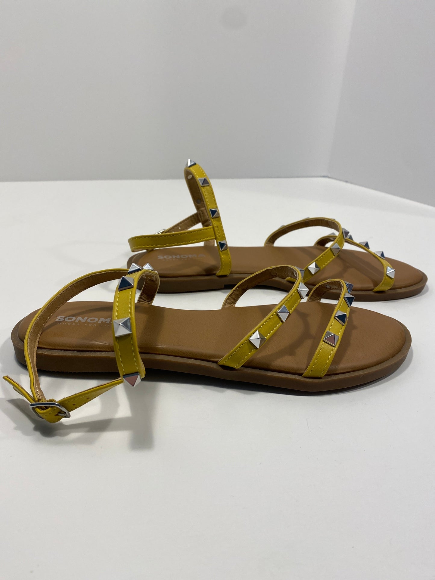 Yellow Sandals Flats Sonoma, Size 7