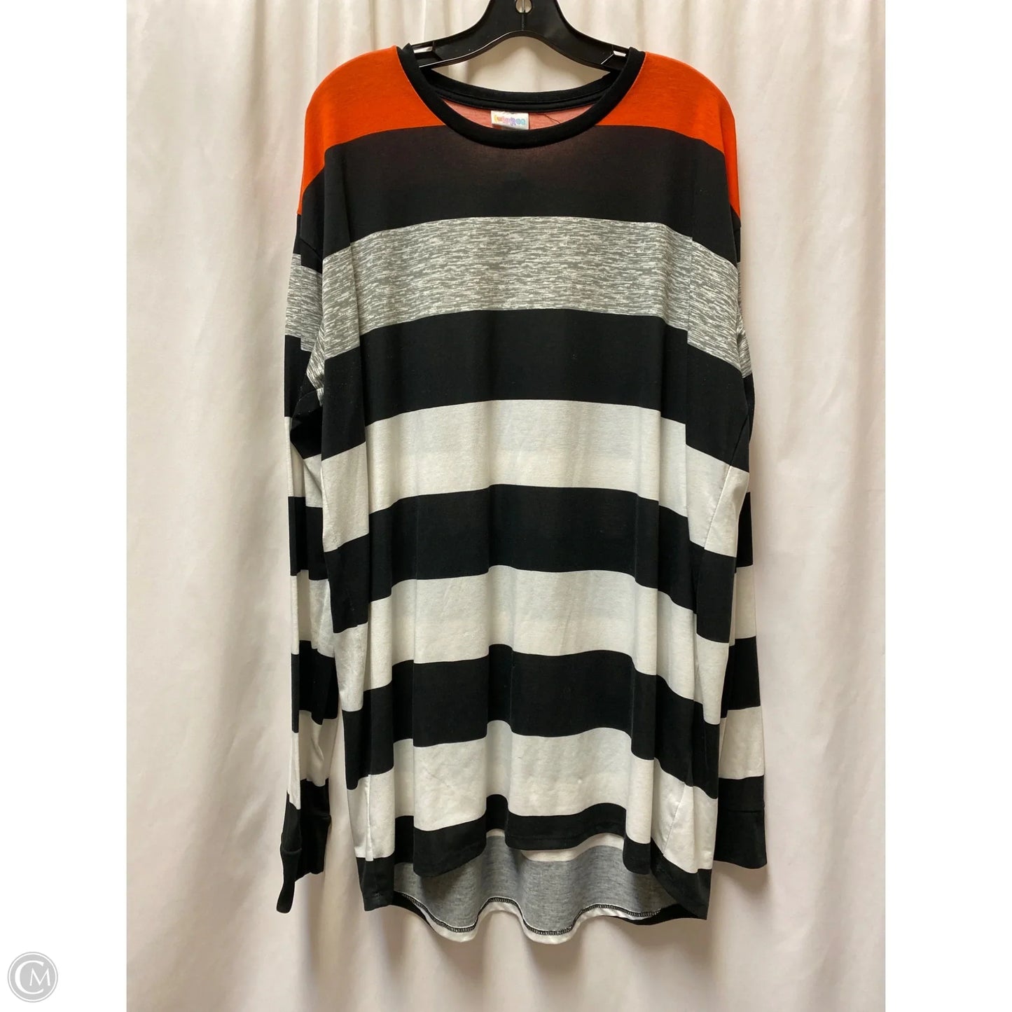 Top Long Sleeve By Lularoe In Black & White, Size: 2x