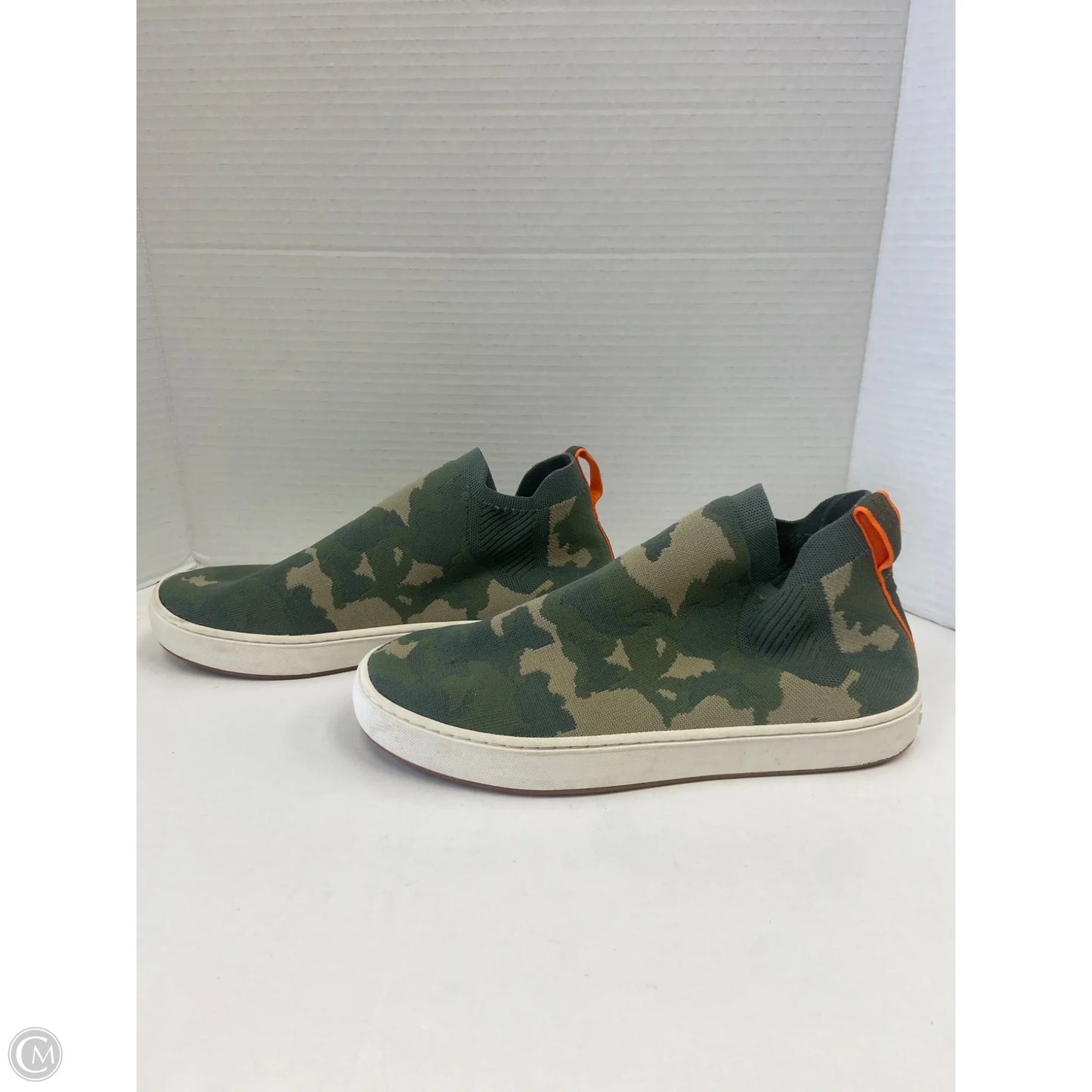 Shoes Sneakers By L.l. Bean In Green, Size: 9