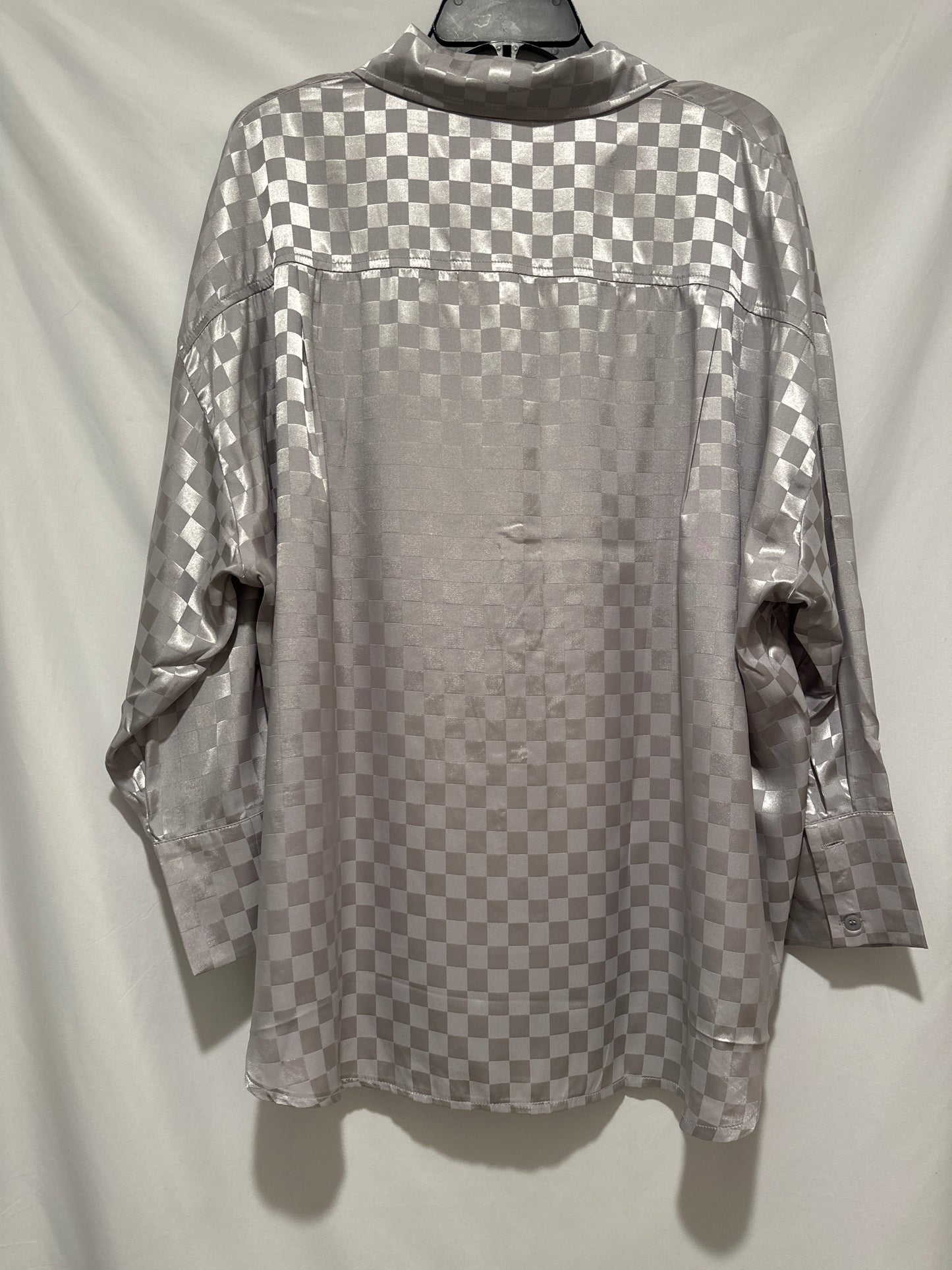 Top Long Sleeve By Clothes Mentor In Grey, Size: 1x