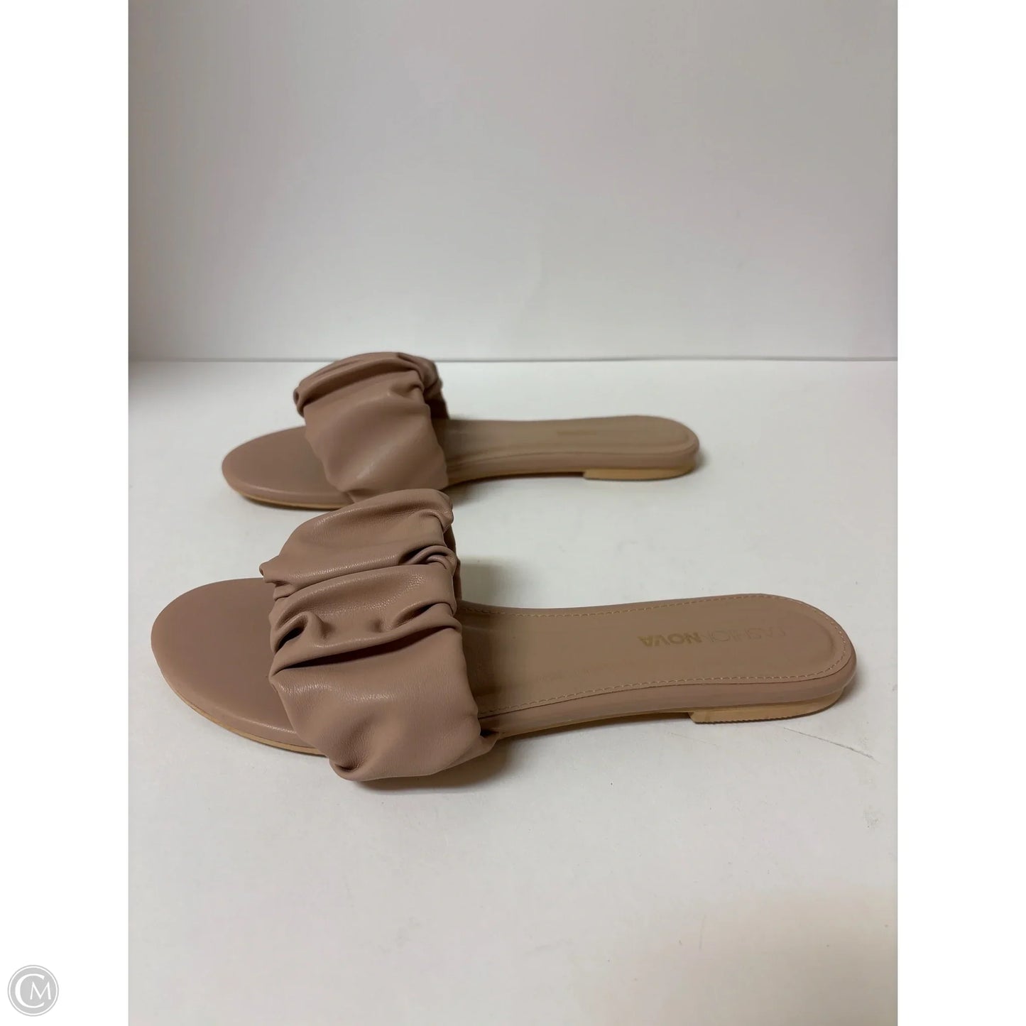 Sandals Flats By Fashion Nova In Beige, Size: 10
