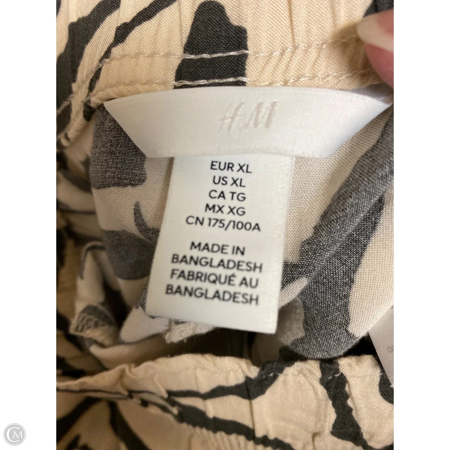 Capris By H&m In Grey, Size: Xl