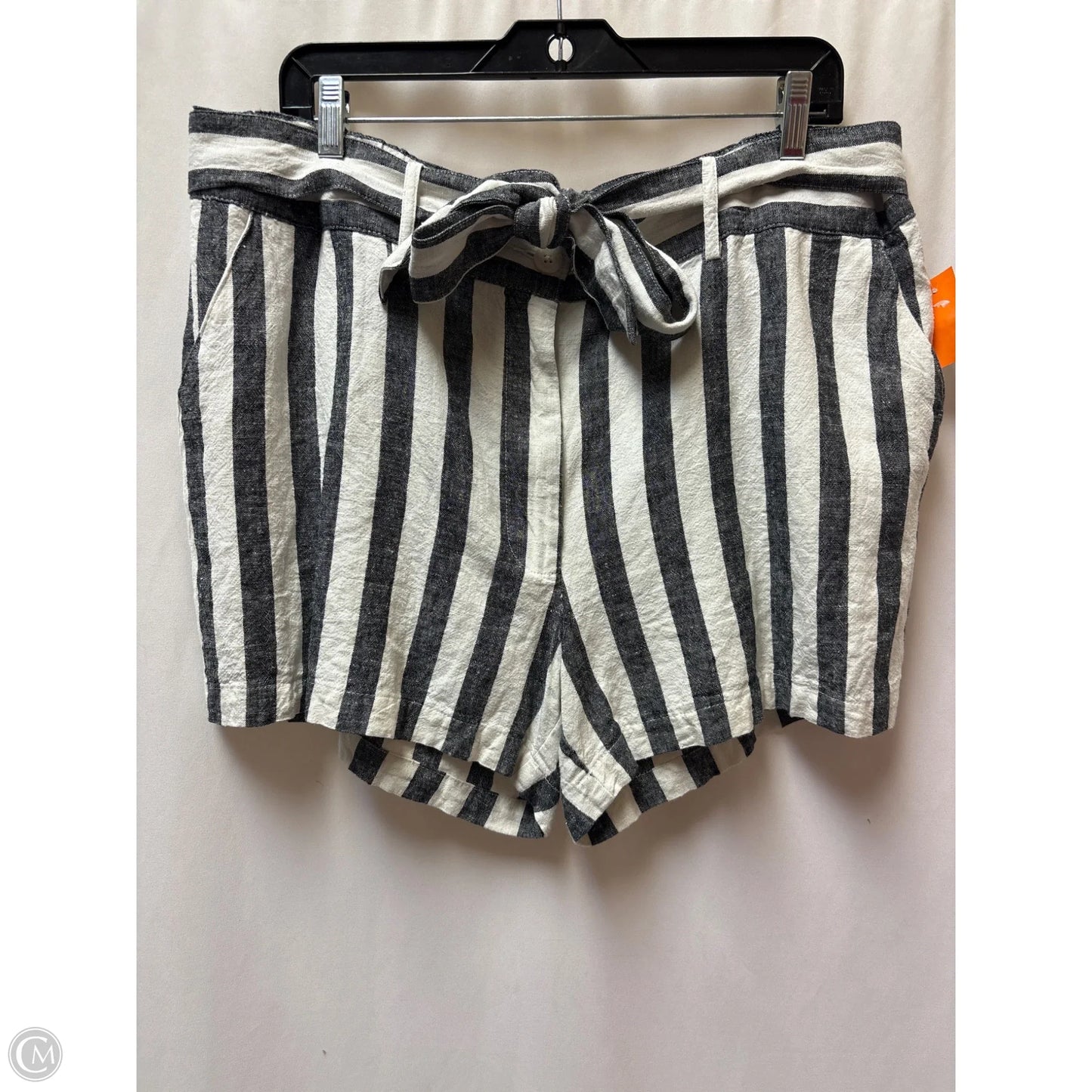 Shorts By Who What Wear In Black & White, Size: 18