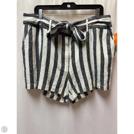 Shorts By Who What Wear In Black & White, Size: 18