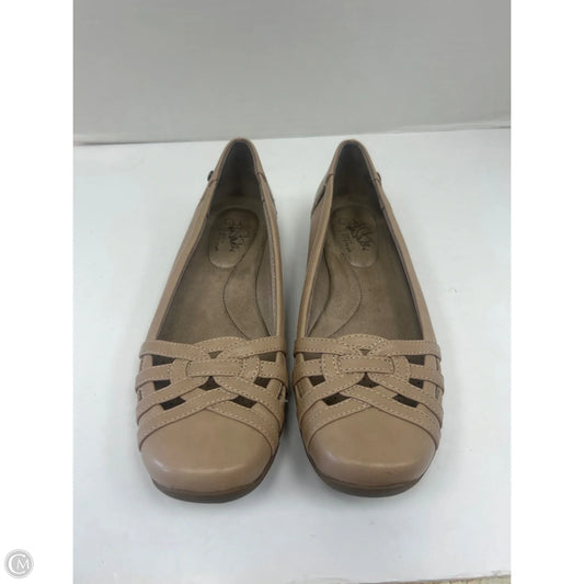 Shoes Flats By Life Stride In Beige, Size: 8.5