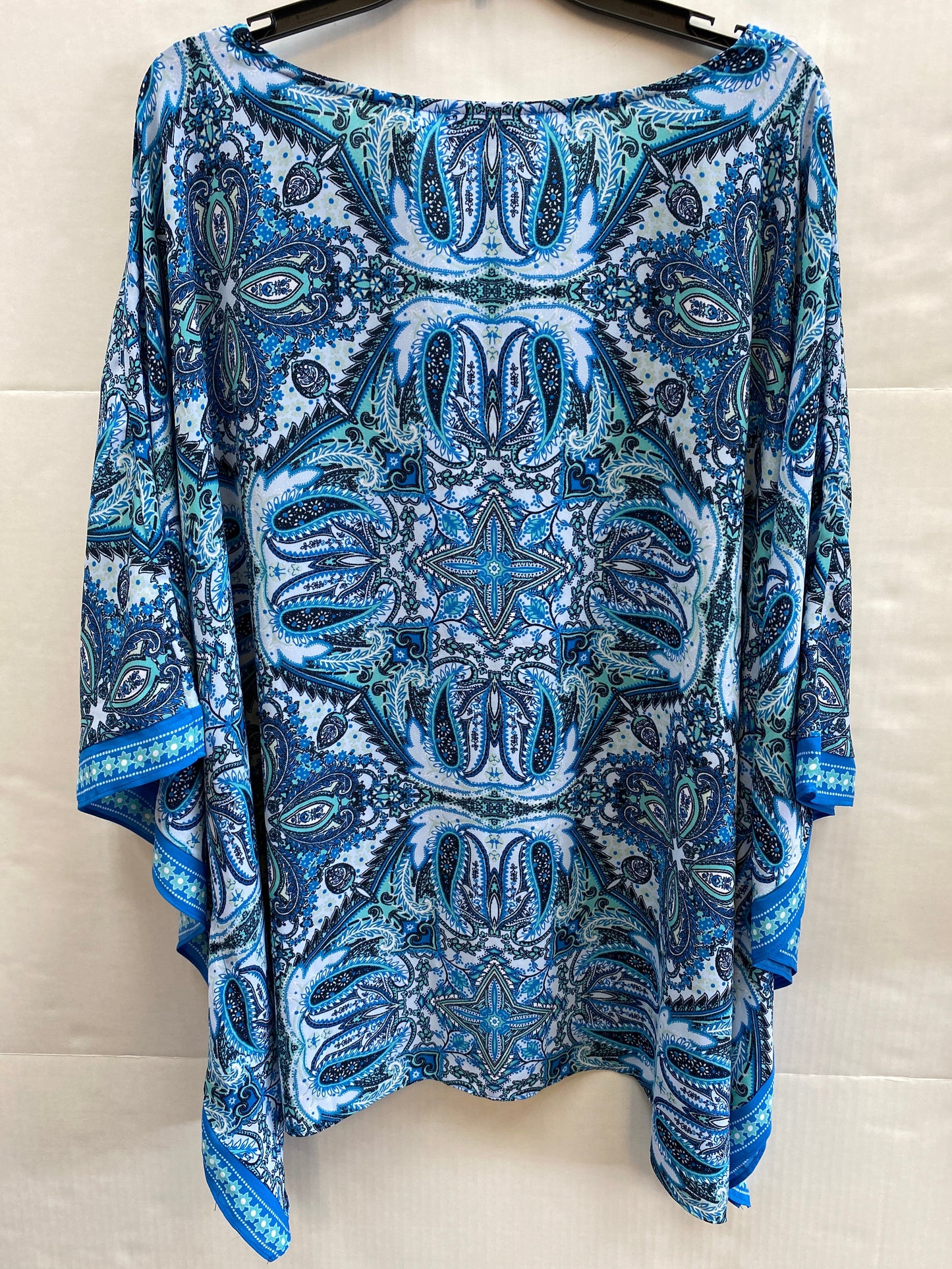 Blue Top 3/4 Sleeve Clothes Mentor, Size 3x