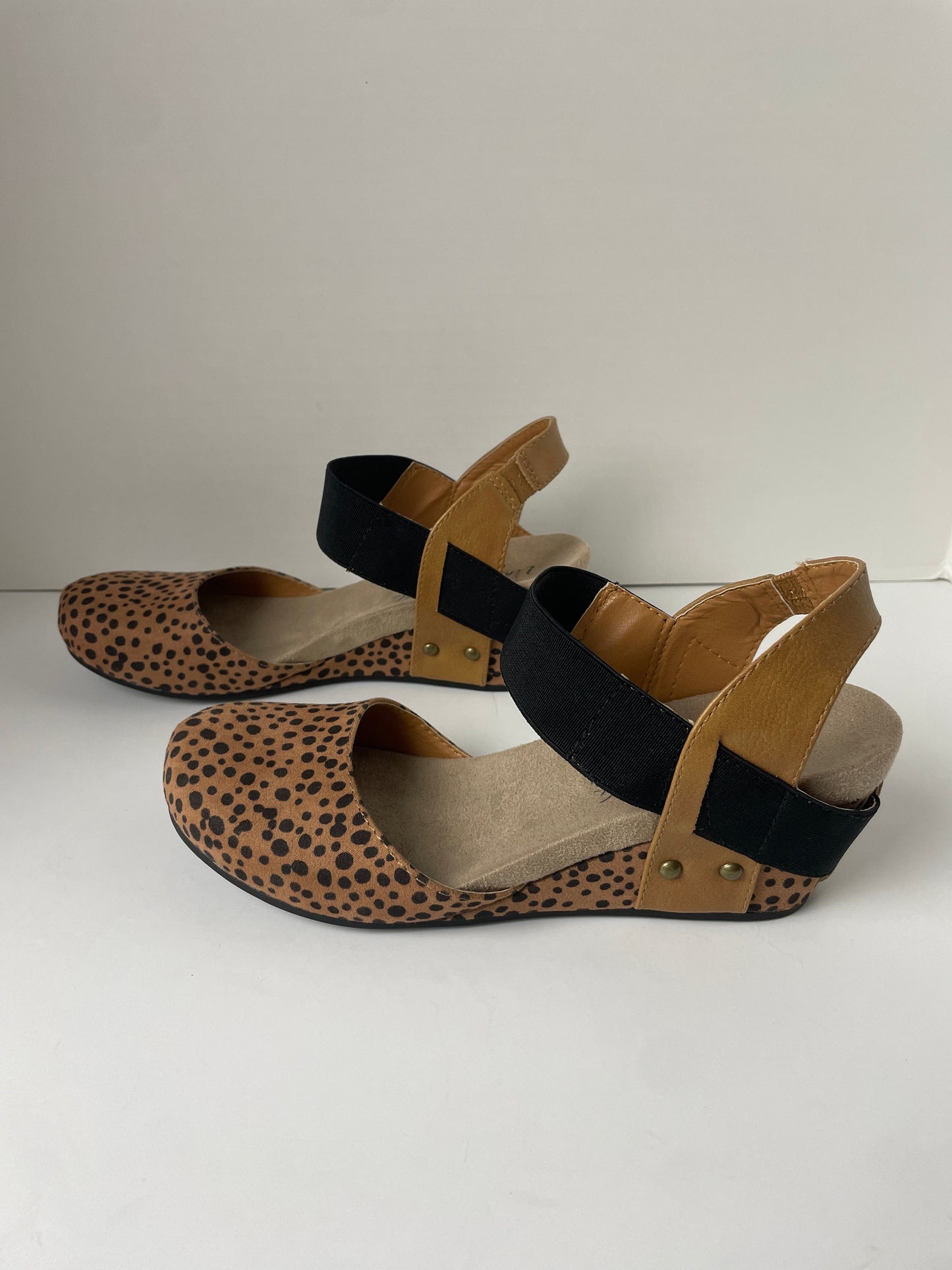 Animal Print Shoes Flats Clothes Mentor, Size 6.5