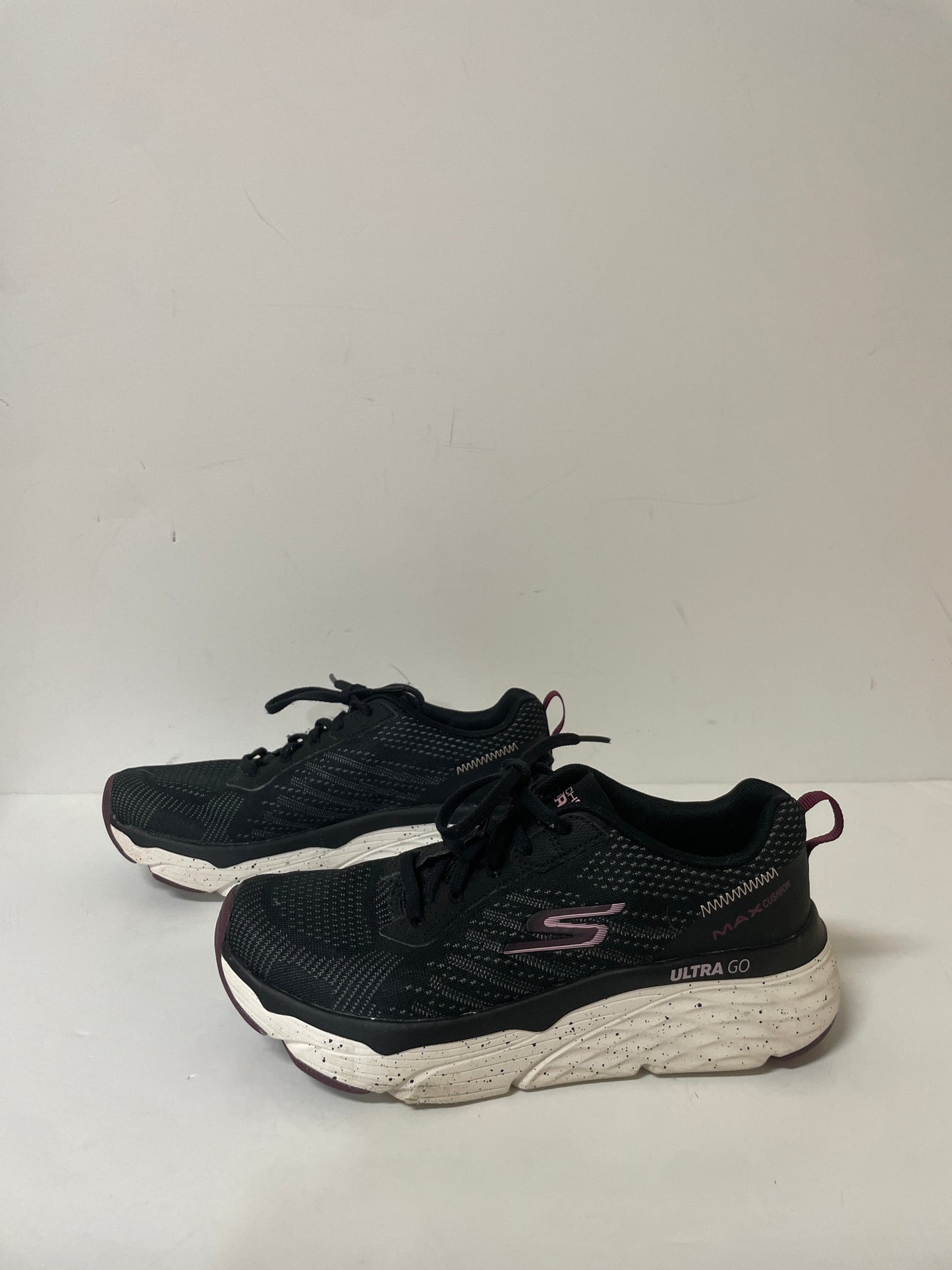 Shoes Athletic By Skechers In Black, Size: 6.5