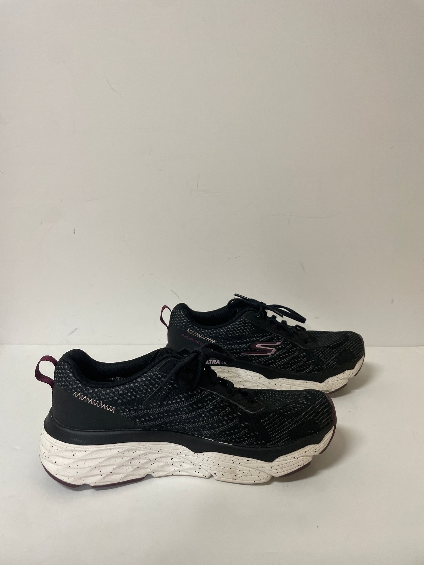 Shoes Athletic By Skechers In Black, Size: 6.5