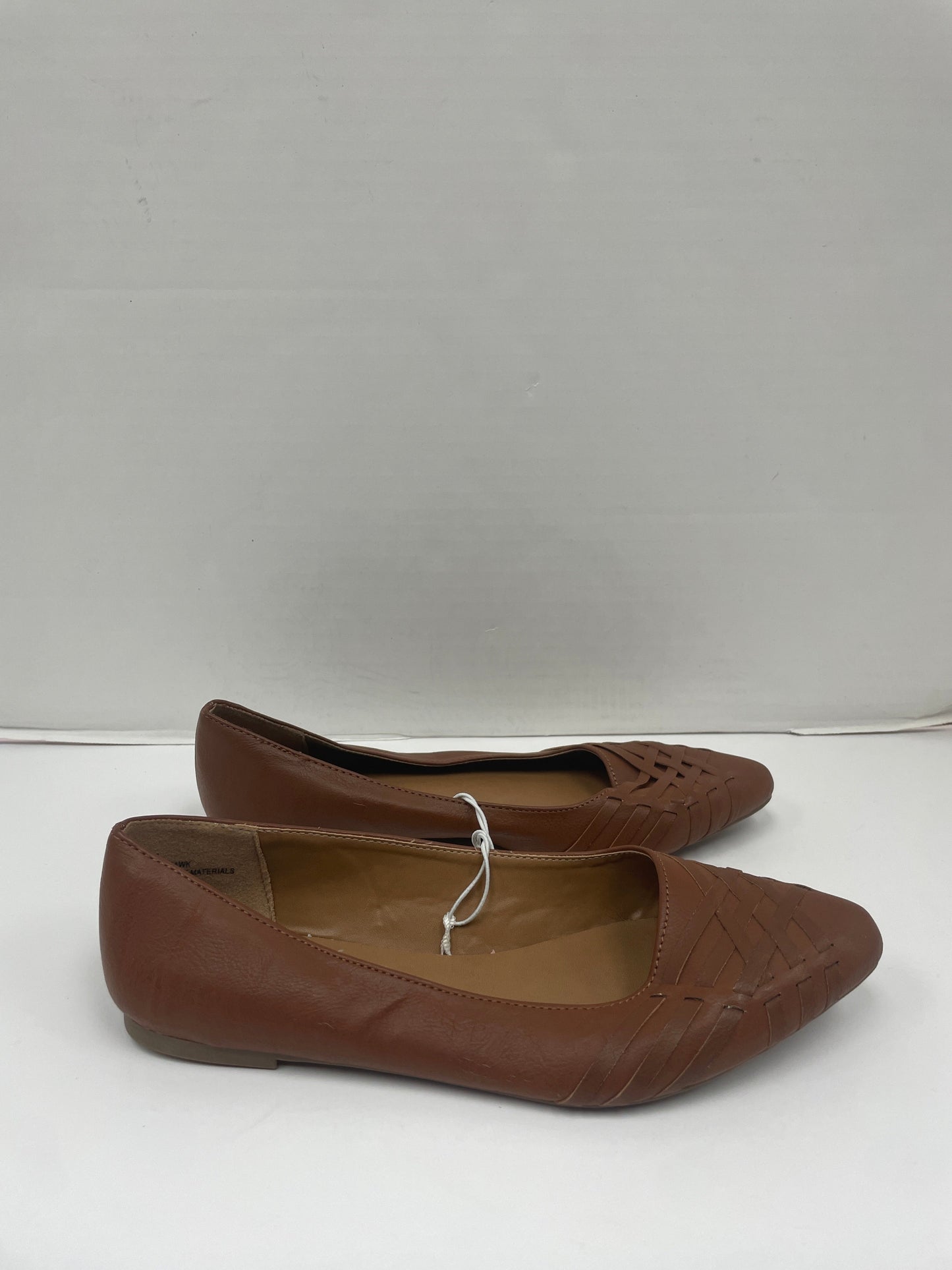Shoes Flats By Cmf In Brown, Size: 7.5