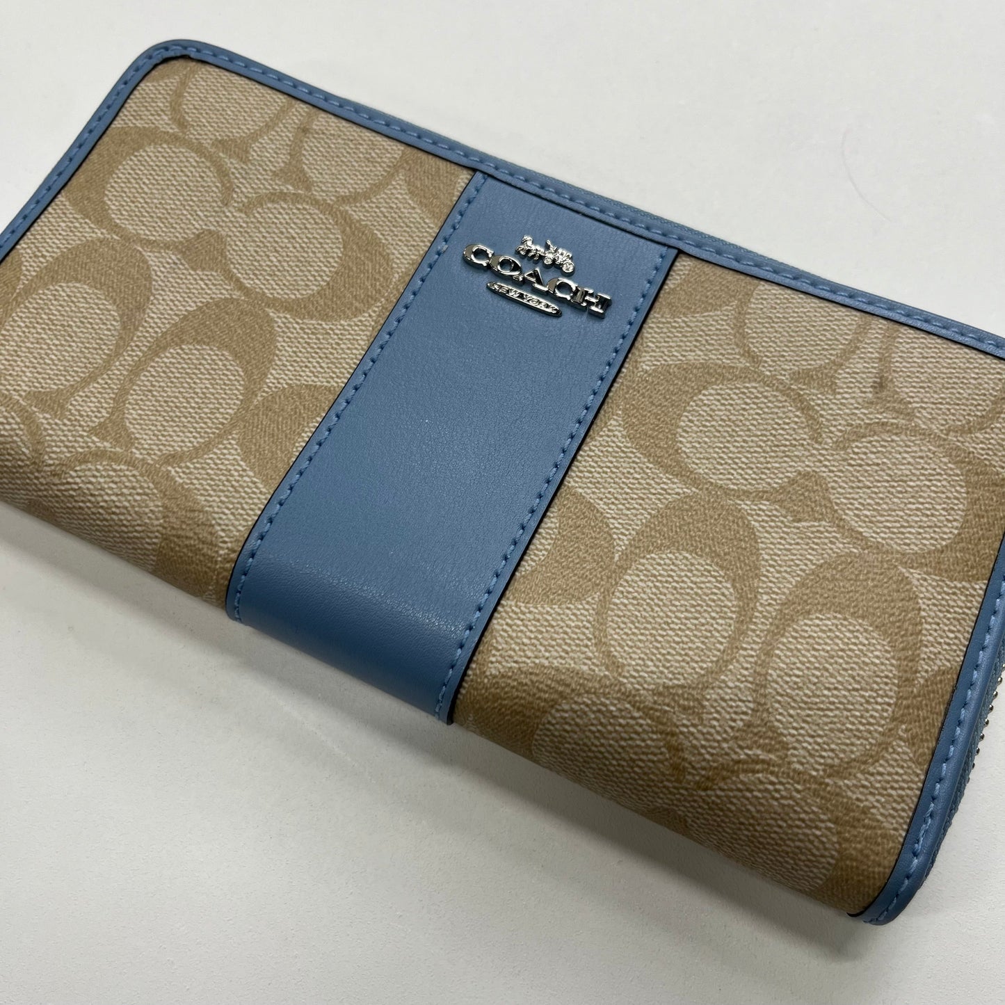 Wallet Coach, Size Large