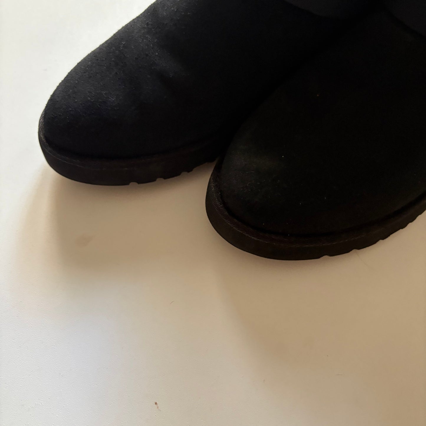 Boots Ankle Flats By Ugg In Black, Size: 5