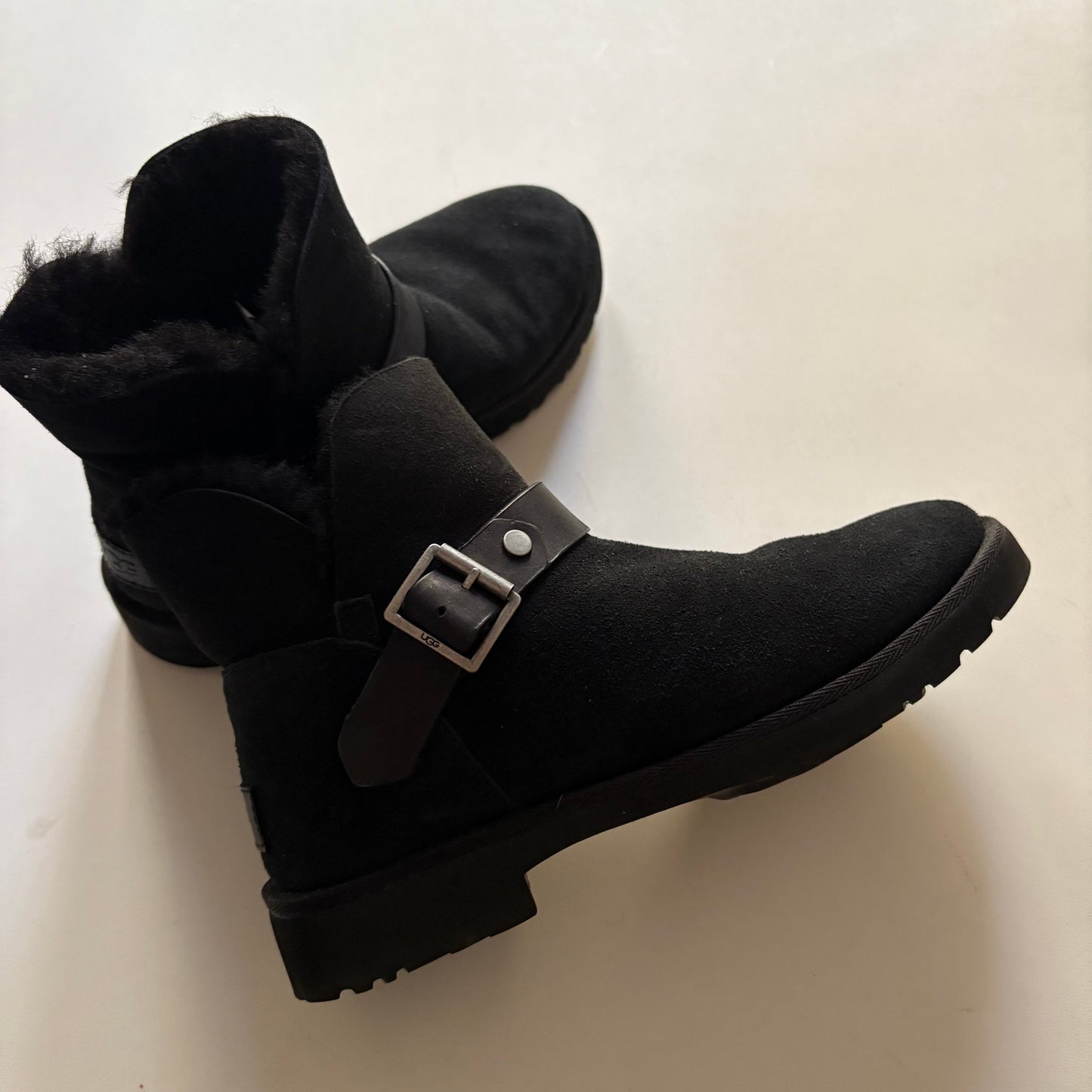 Boots Ankle Flats By Ugg In Black, Size: 5