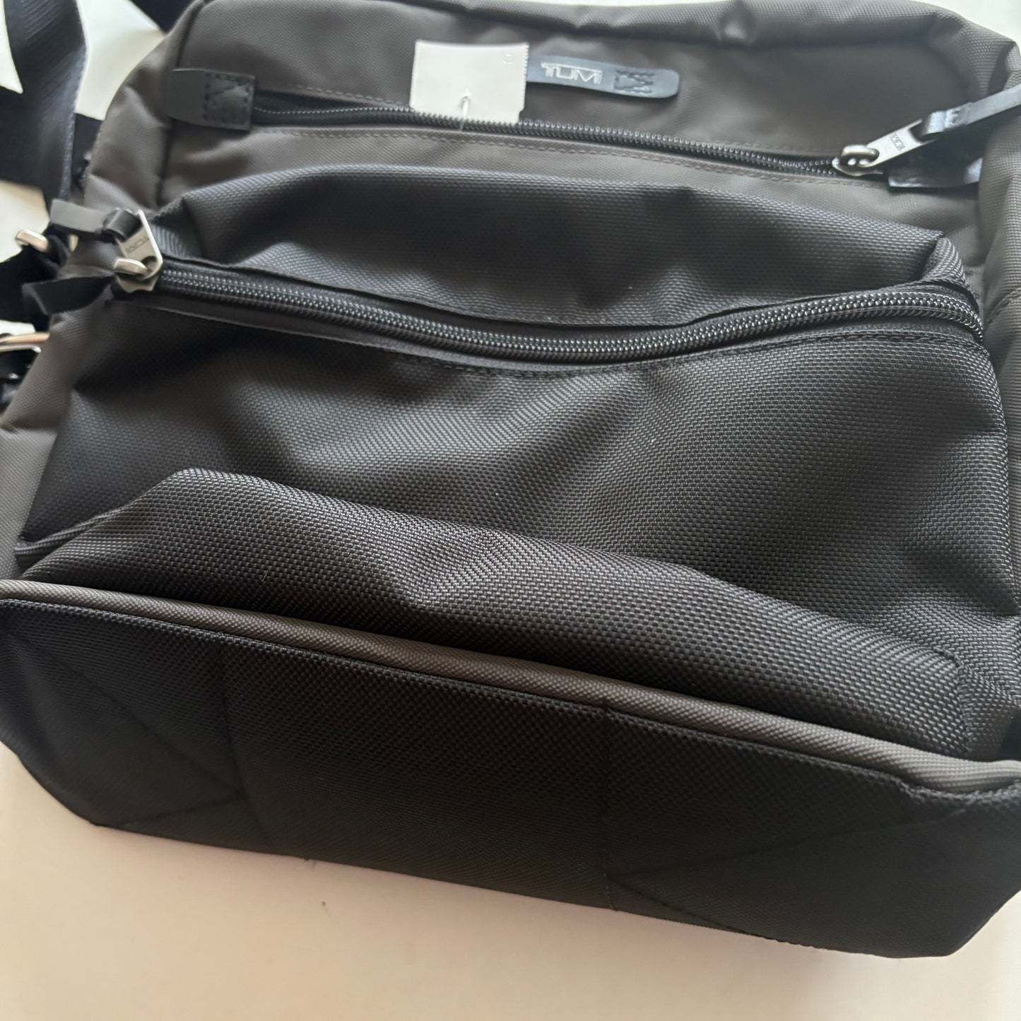 Handbag Designer By Tumi  Size: Medium