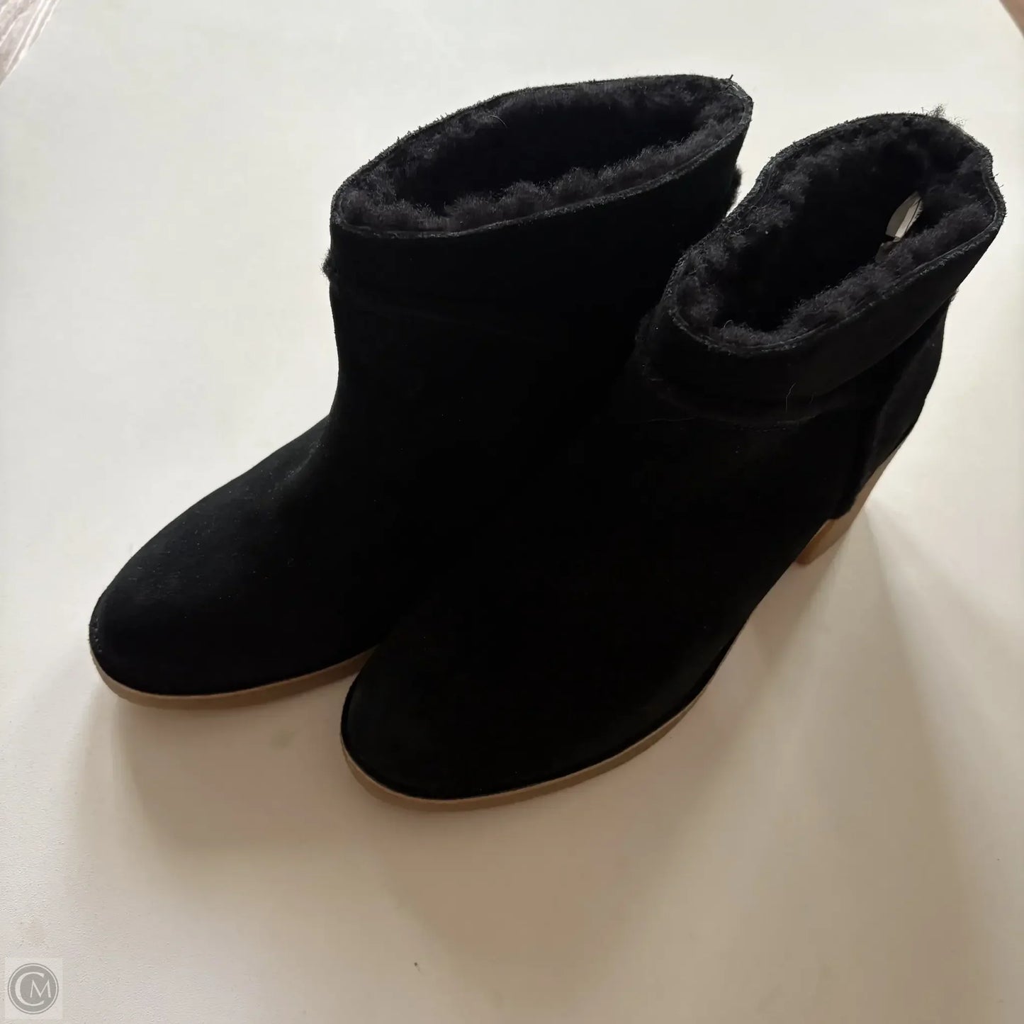 Boots Designer By Ugg In Black, Size: 9.5