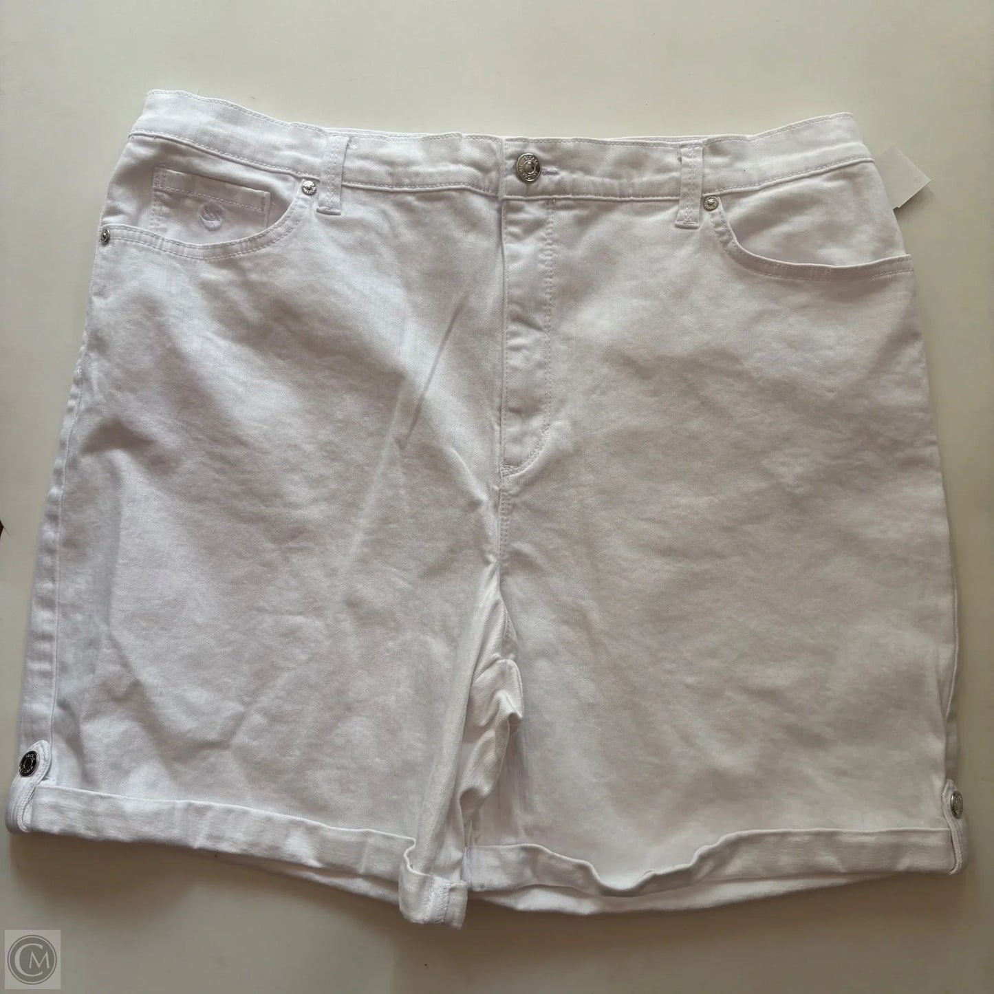 Shorts By Gloria Vanderbilt In White, Size: 16
