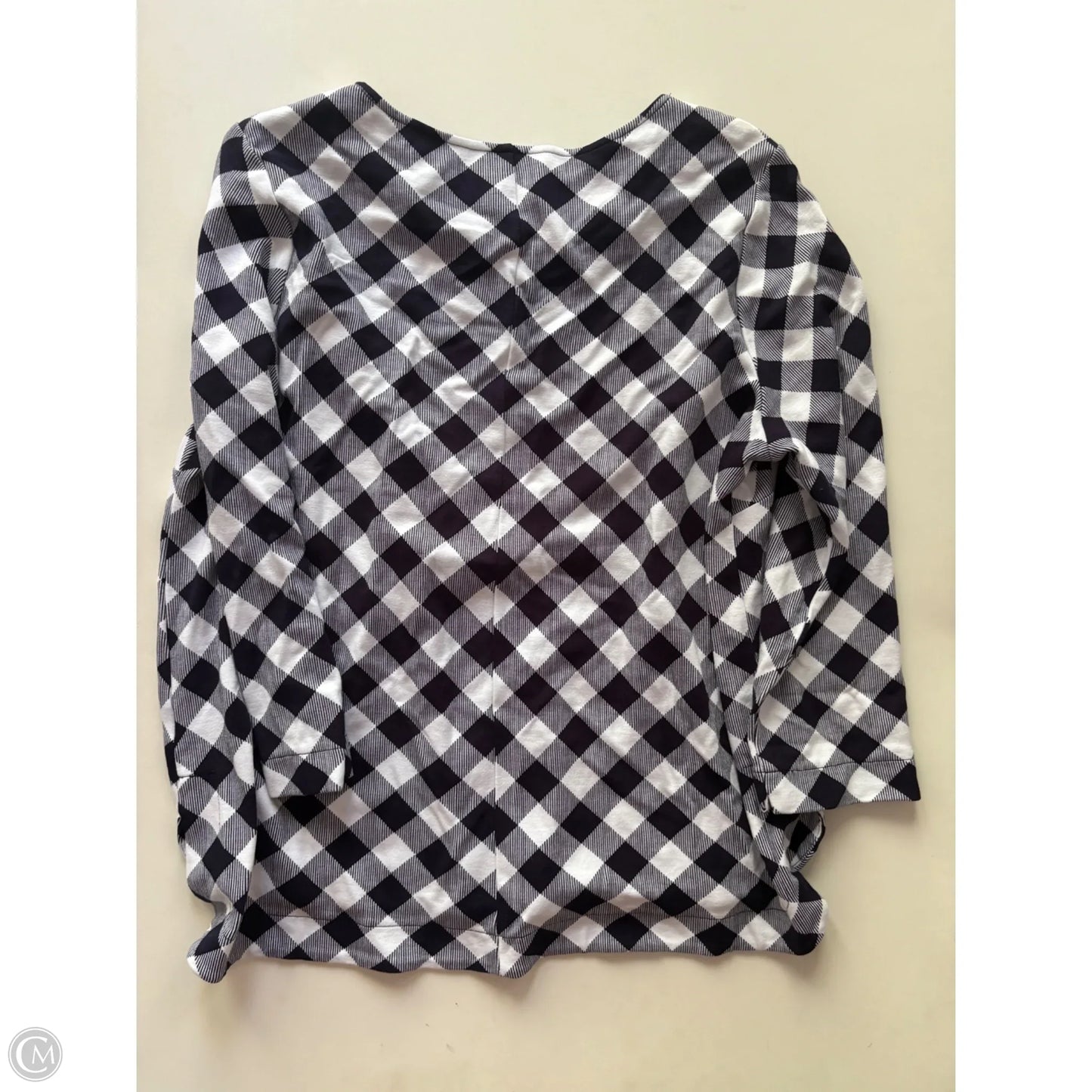 Top Long Sleeve By Crown And Ivy In Plaid Pattern, Size: M