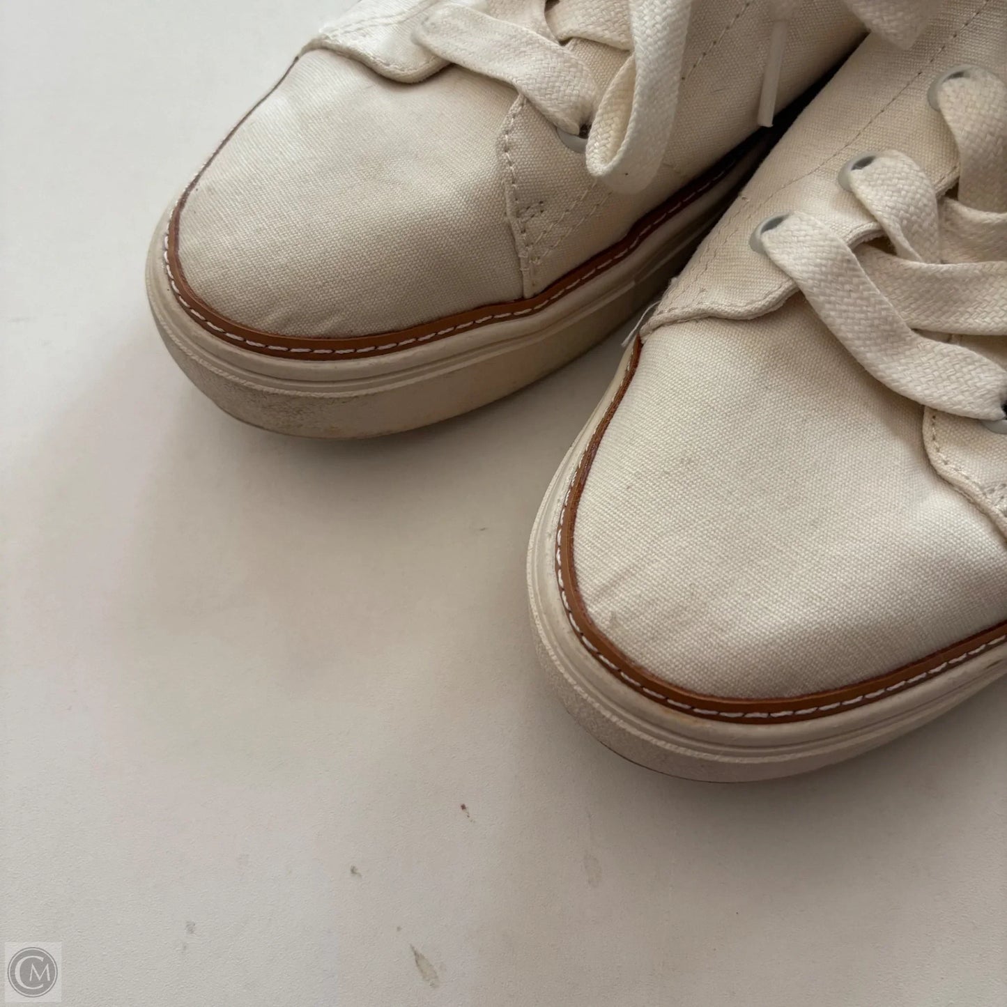 Shoes Flats By Toms In Cream, Size: 12