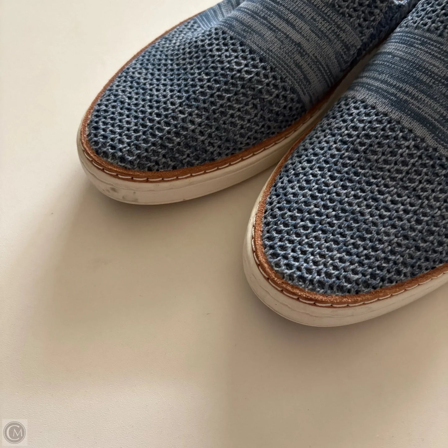 Shoes Designer By Ugg In Blue, Size: 8