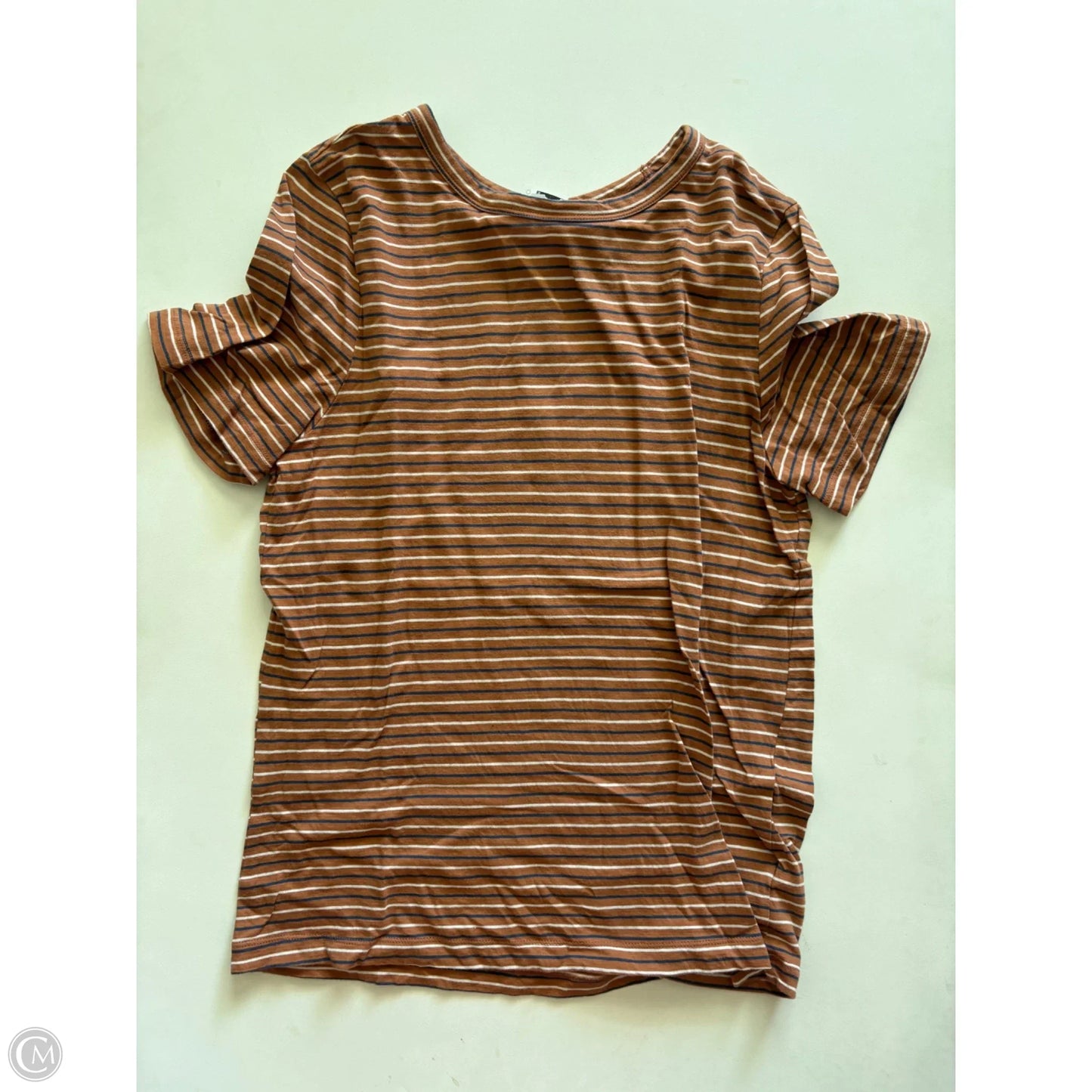 Top Short Sleeve By Universal Thread In Striped Pattern, Size: M