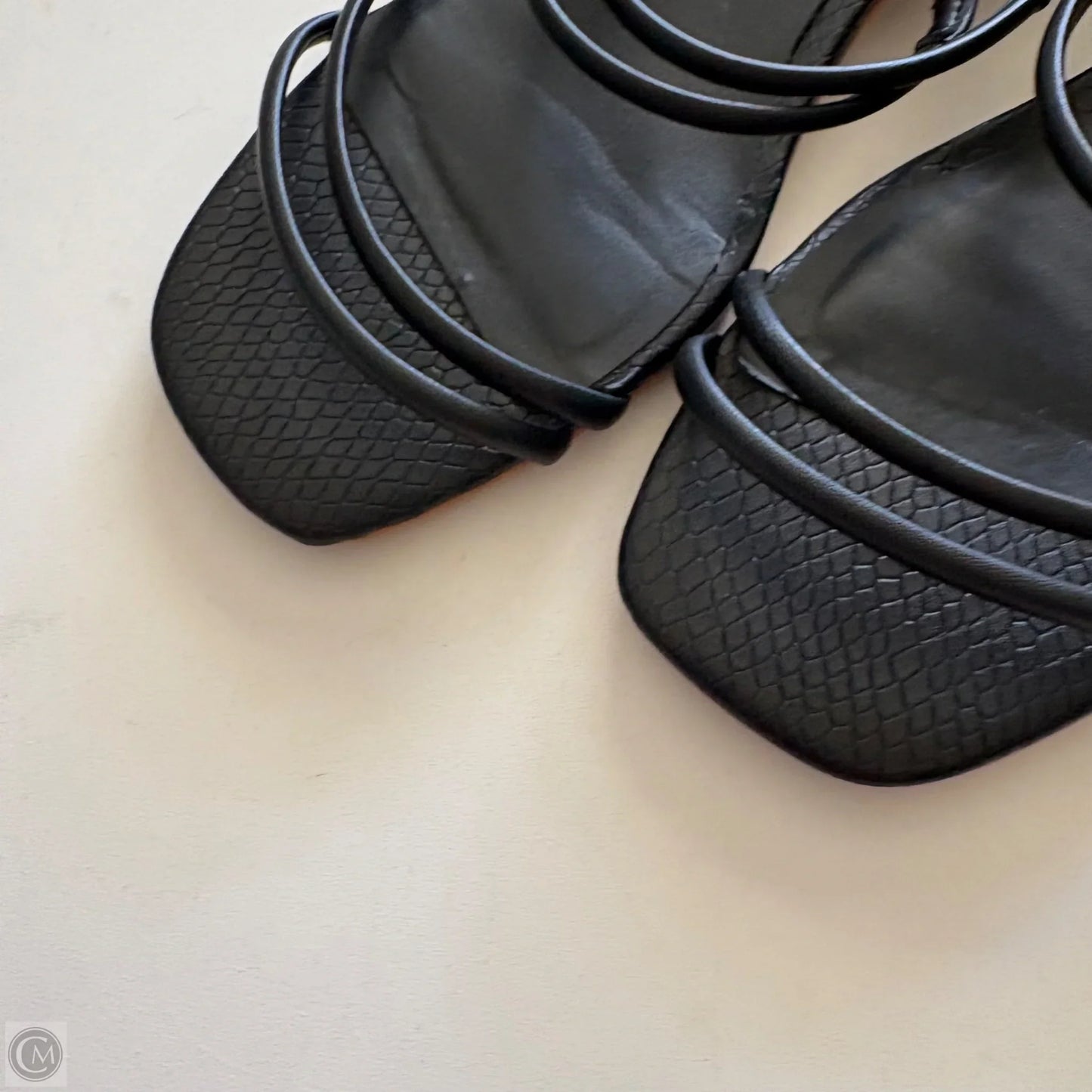 Sandals Flats By Dolce Vita In Black, Size: 7.5