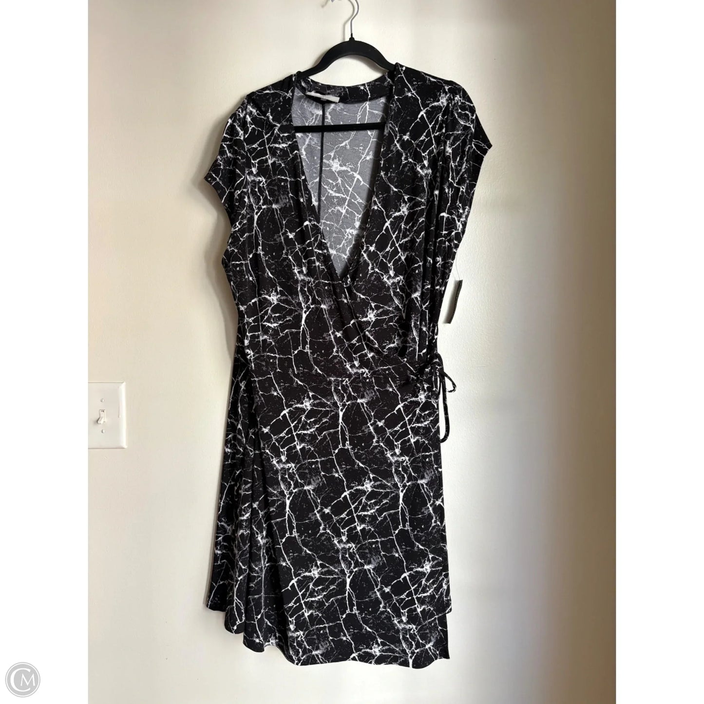 Dress Casual Midi By Limited In Black, Size: 1x