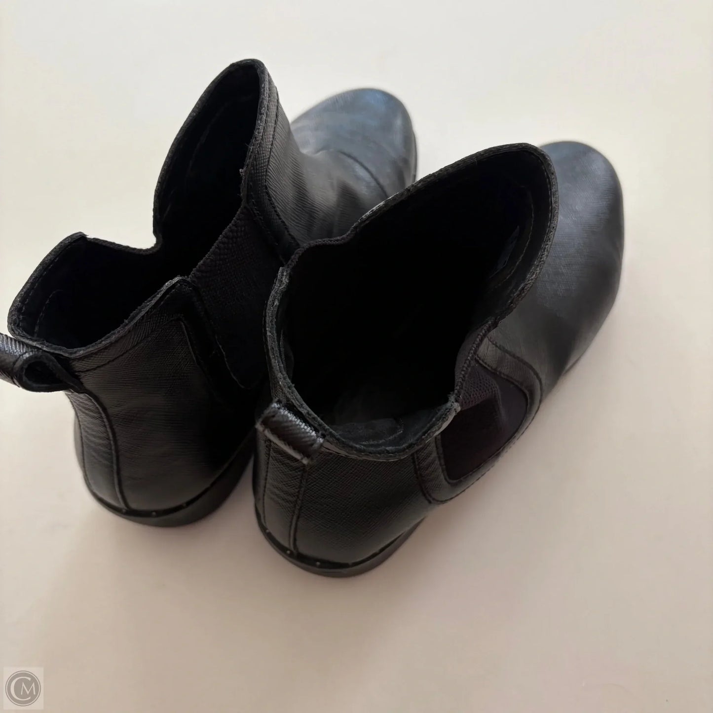 Boots Ankle Flats By Fitflop In Black, Size: 8