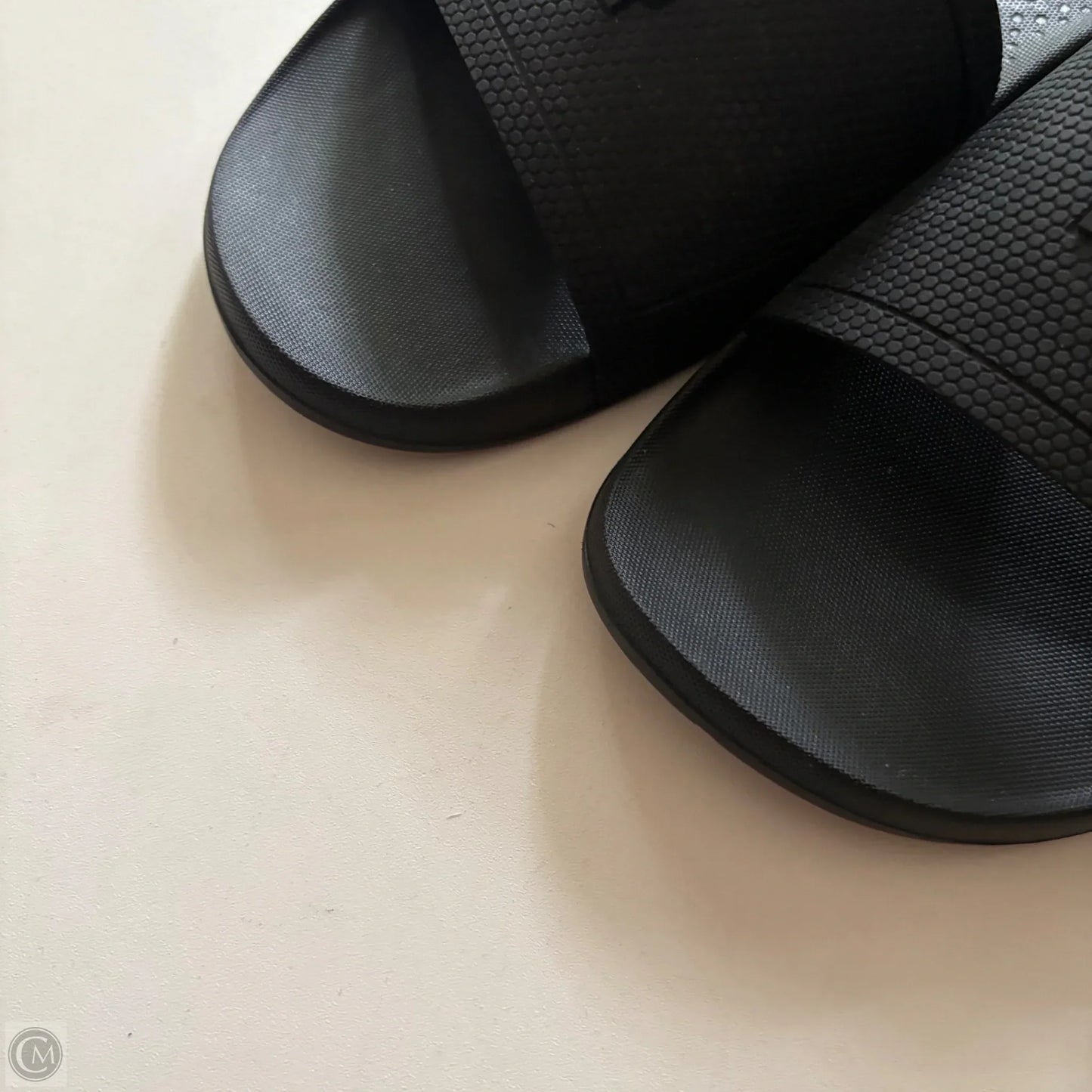 Sandals Flats By Fitflop In Black, Size: 8